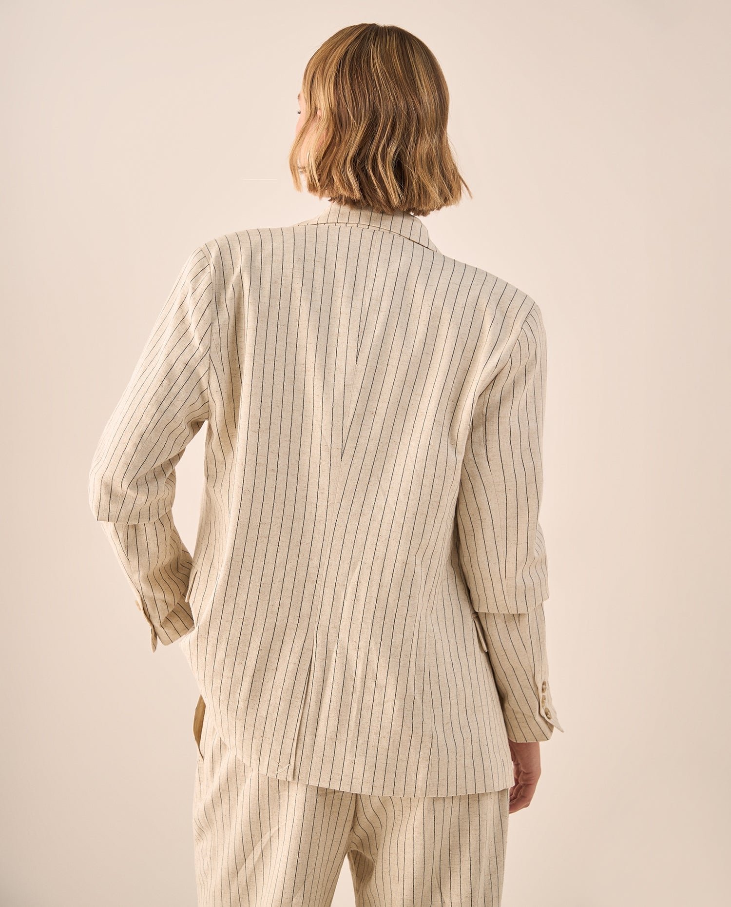 Blazer Beige con Rayas y Corte Oversized - Beige