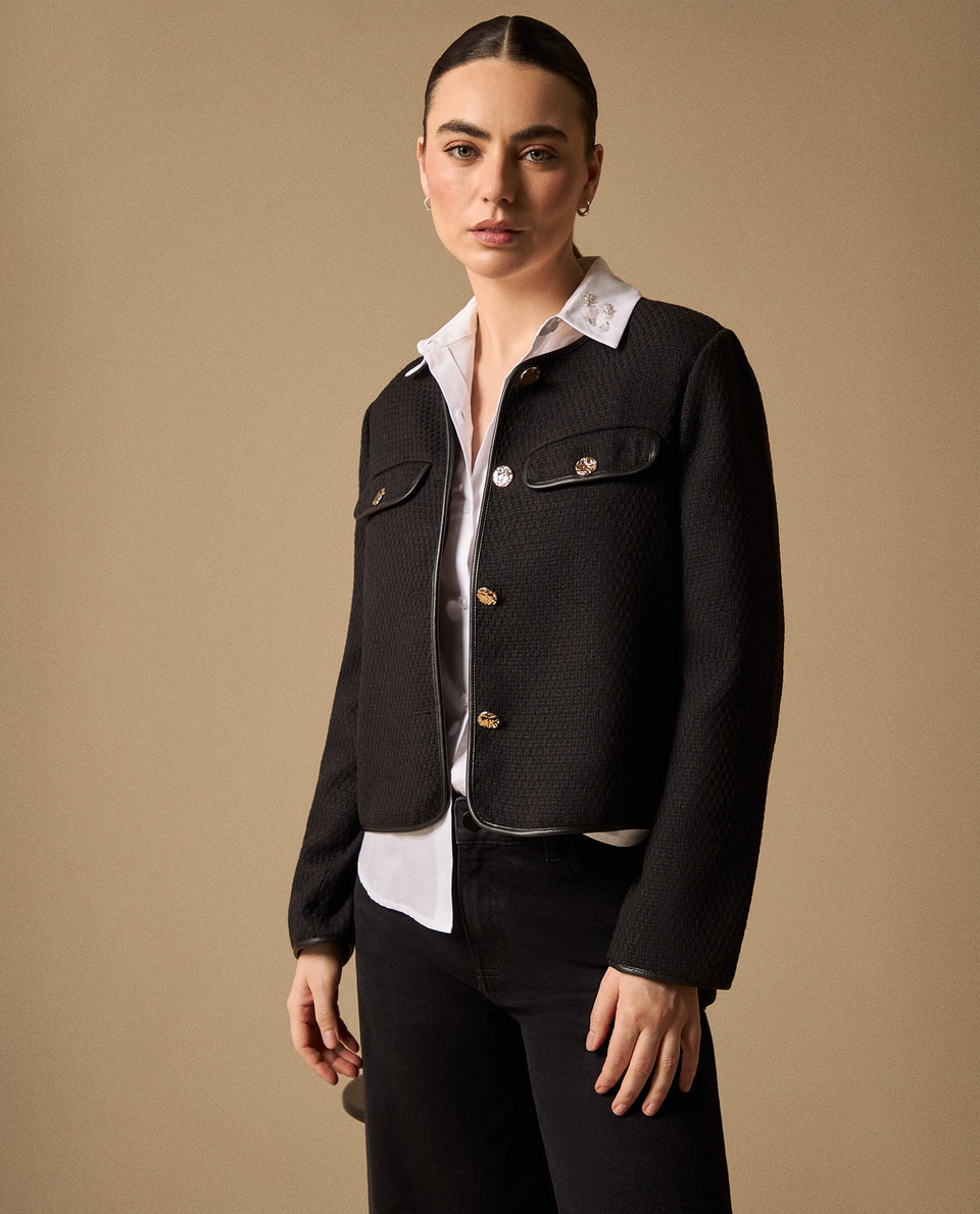 Blazer Negro con Textura Bouclé y Botones Dorados - Negro 34_429G221_NEG190303_3