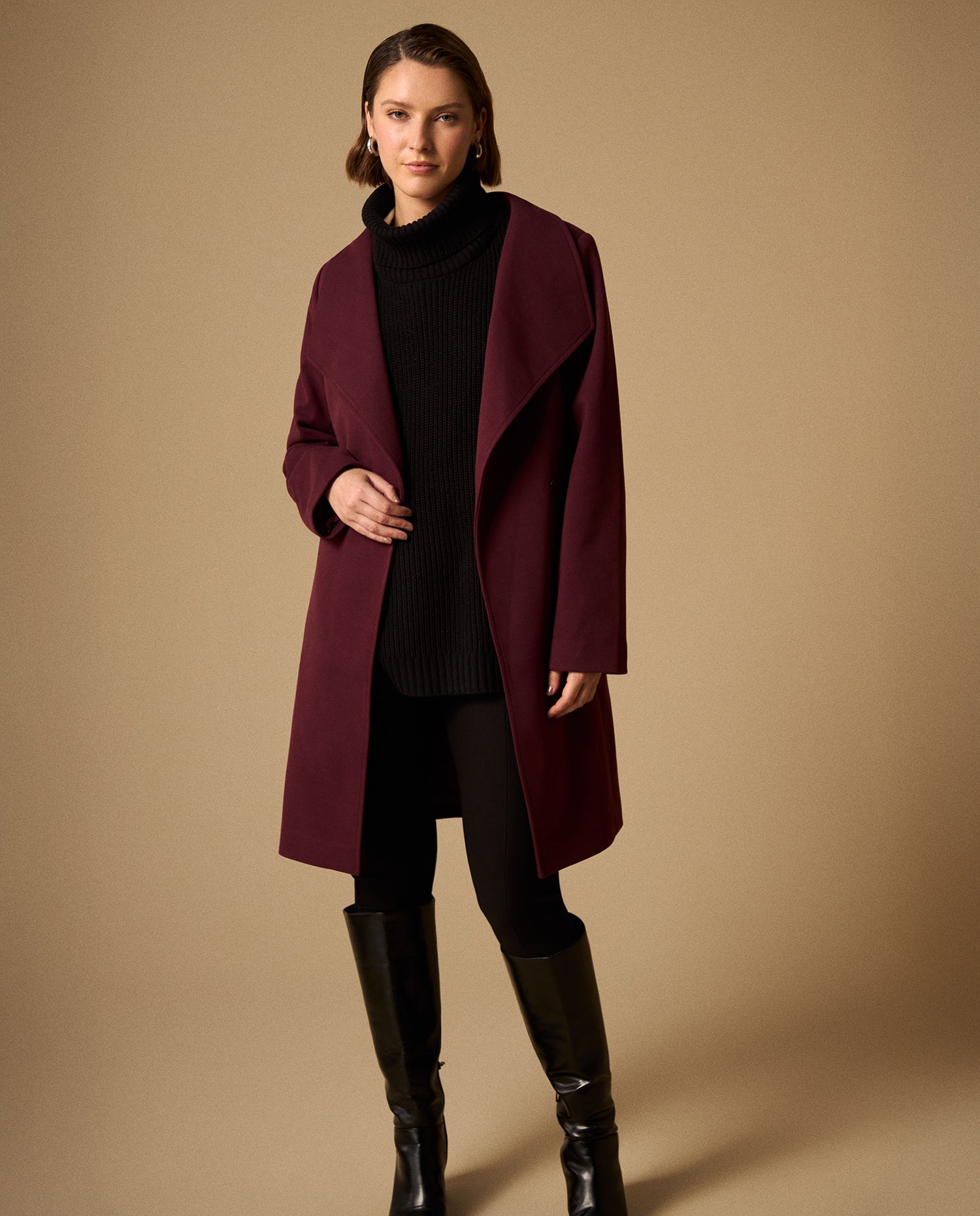 Abrigo Morado Vino con Cinturón Ajustable - Morado