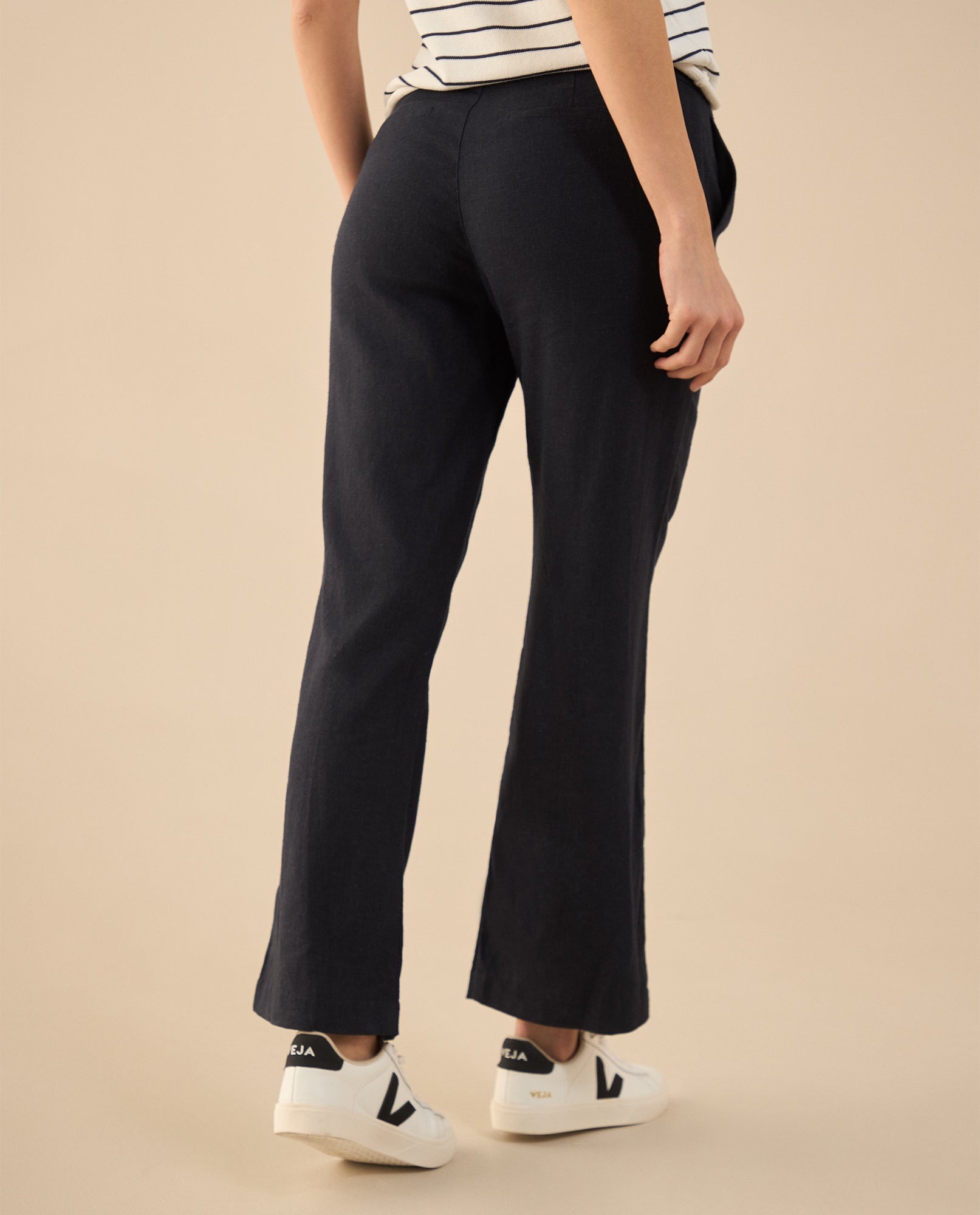 Pantalón con cortes en frente para mujer - Azul 34_431G009_AZU194019_4