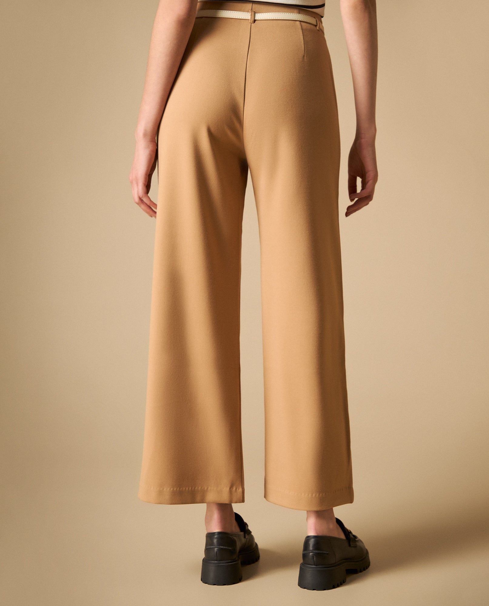 Pantalón largo con pinzas frontales silueta recta - Café 34_431H000_CAF171320_5