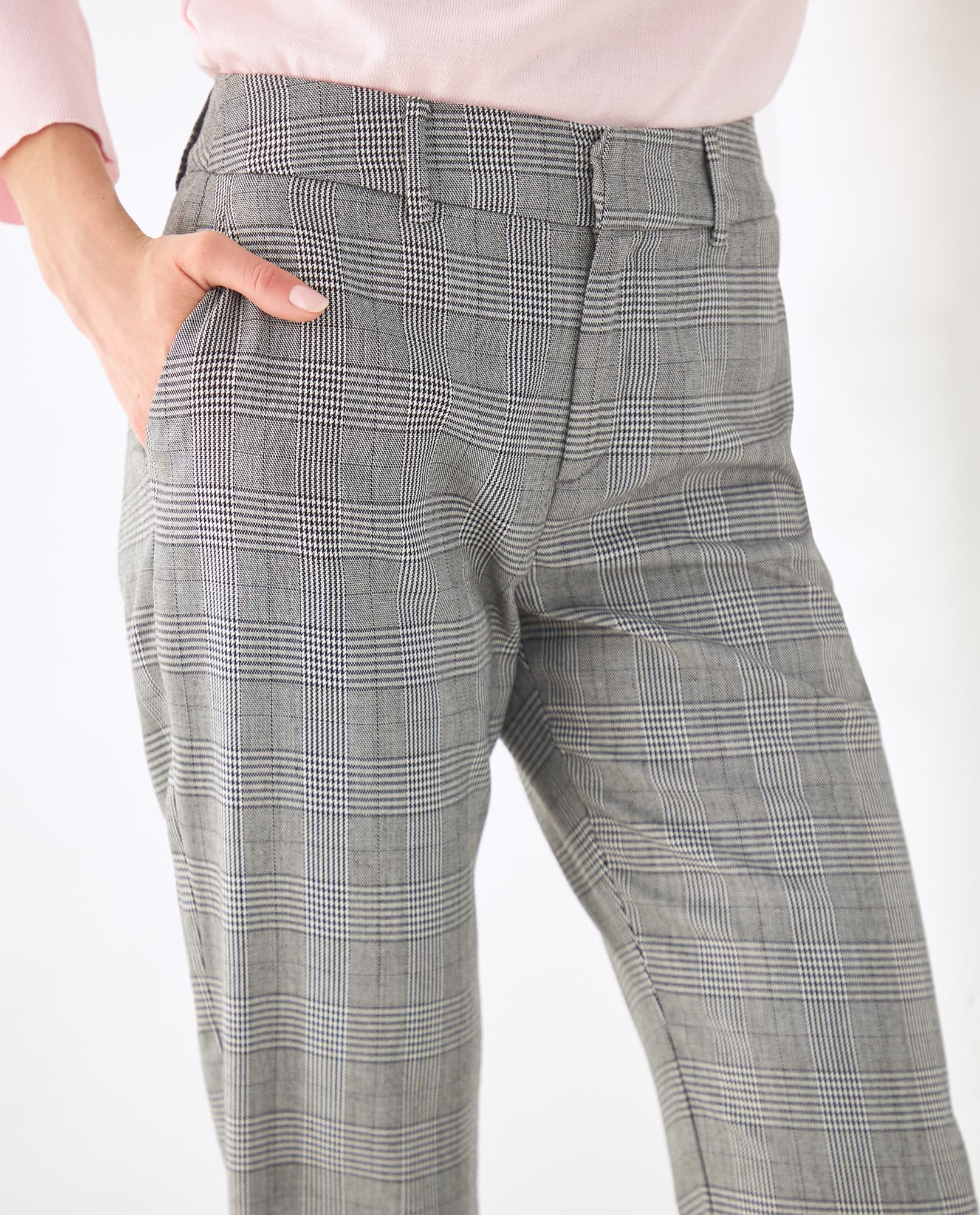 Pantalón con diseño a cuadros para mujer - Negro 34_432F011_NEG190303_5