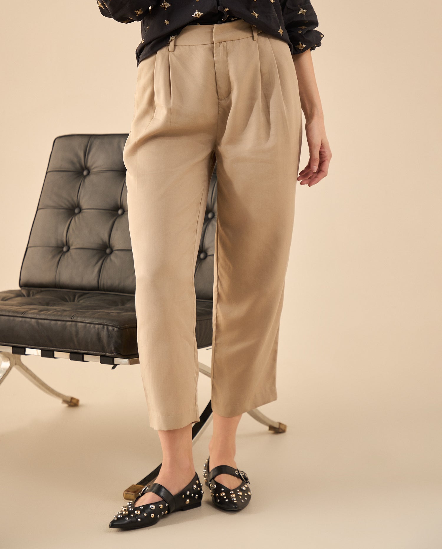 Pantalón de tela fluida para mujer - Beige