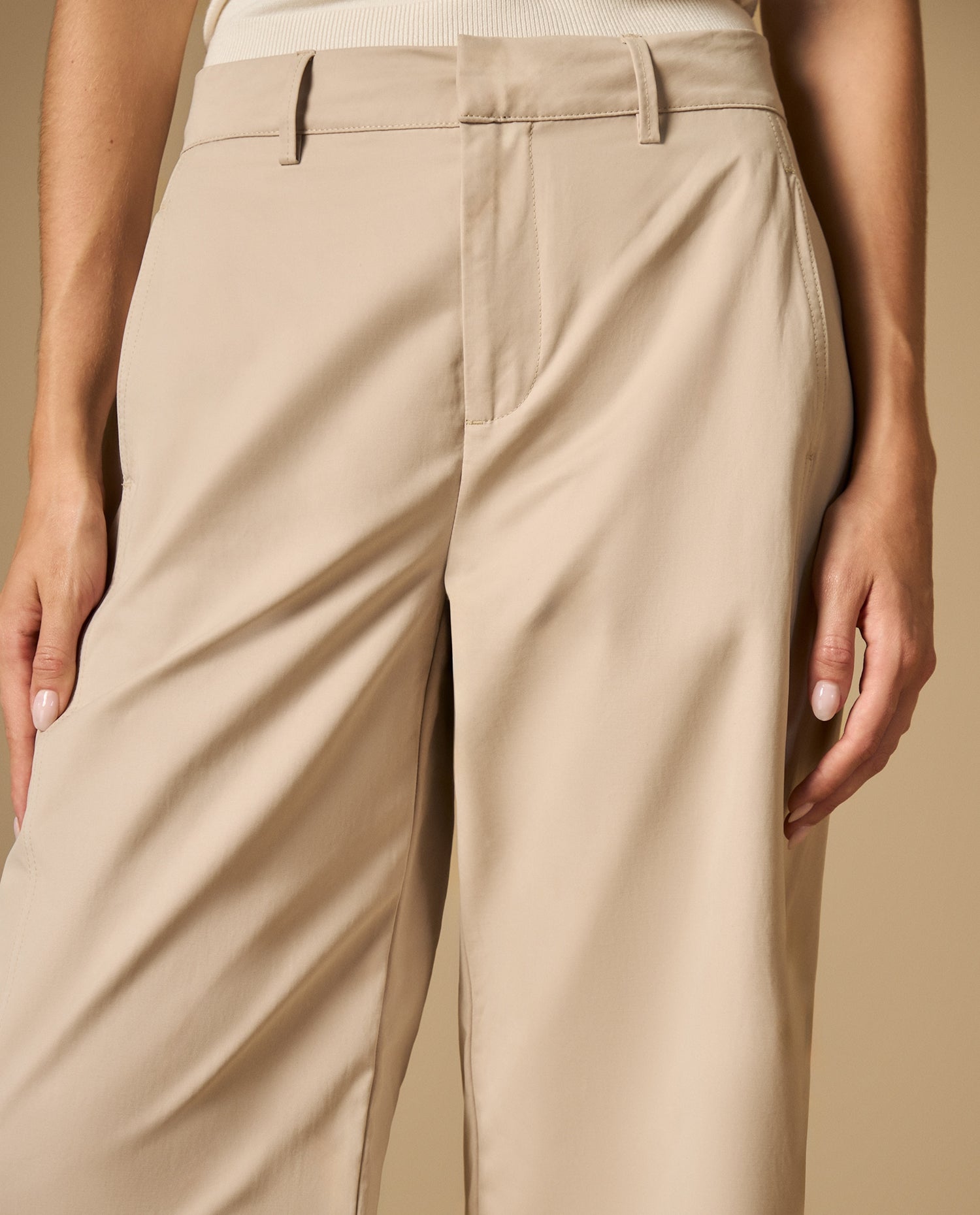 Pantalón con pinzas silueta recta tiro medio - Crudo