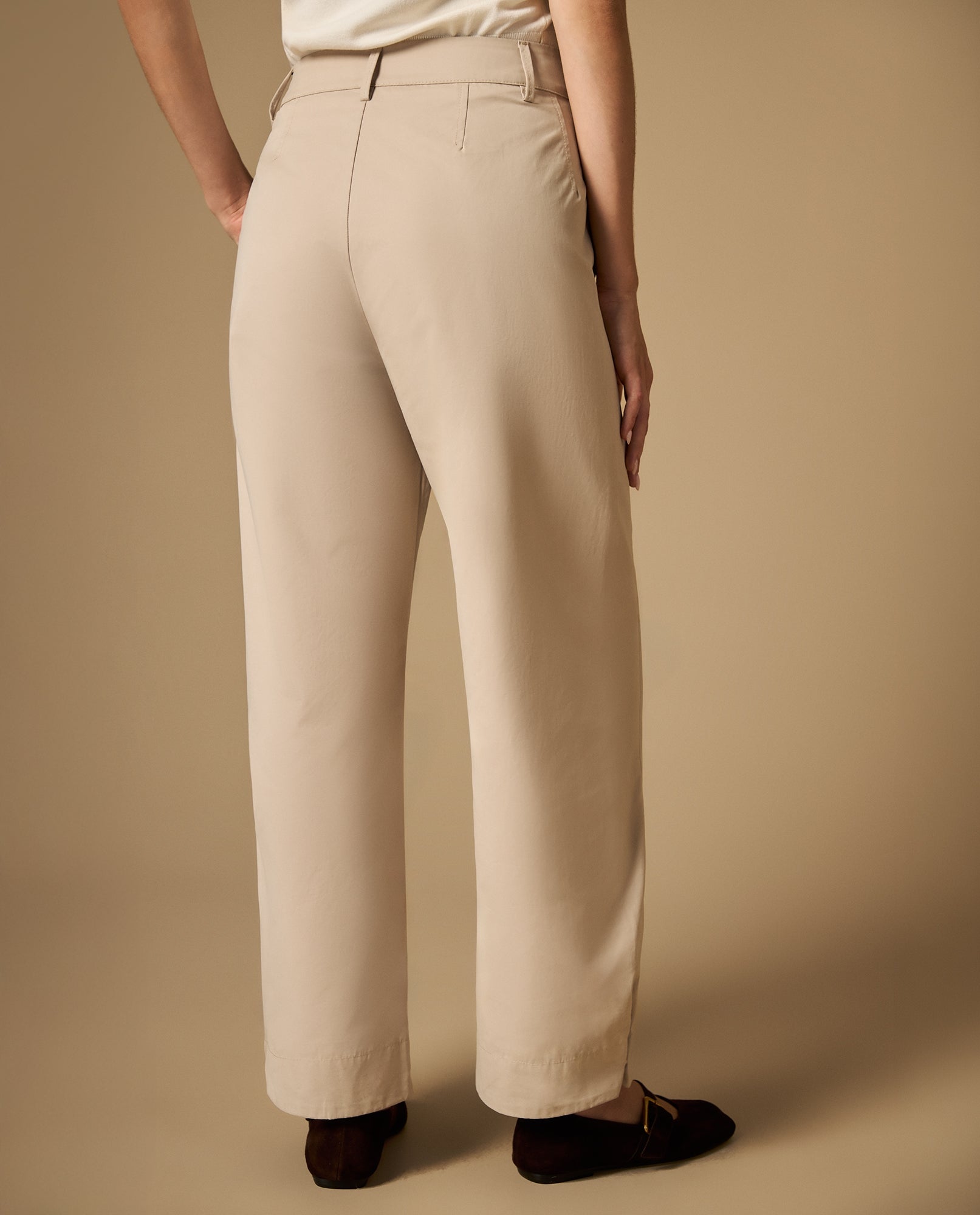 Pantalón con pinzas silueta recta tiro medio - Crudo 34_432H002_CRU141106_5
