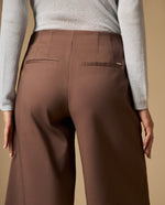 Pantalón culotte con pliegues frontales - Café