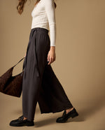 Pantalón tipo pareo con amarre lateral silueta recta - Gris