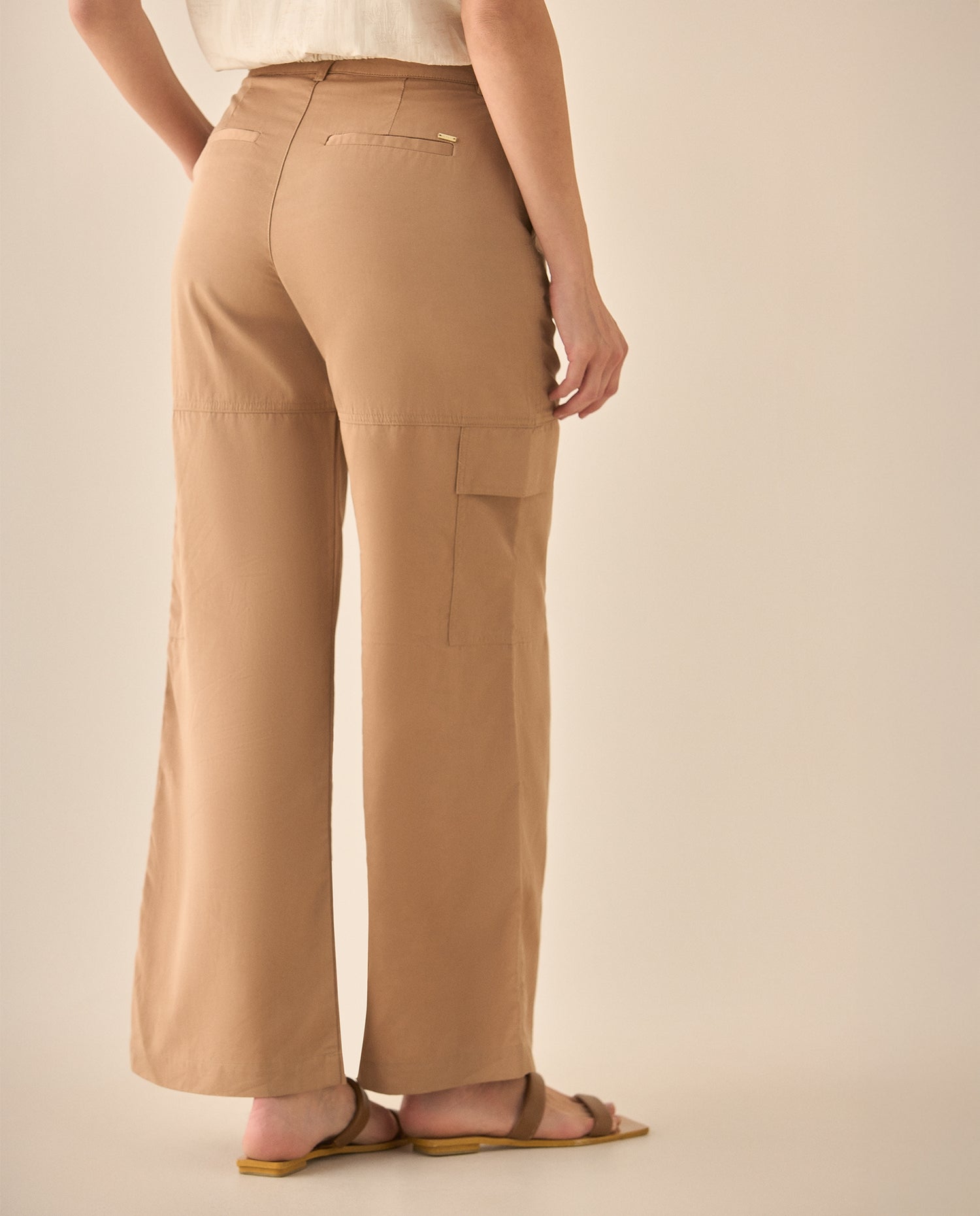 Pantalón clásico de silueta amplia para mujer  - Café