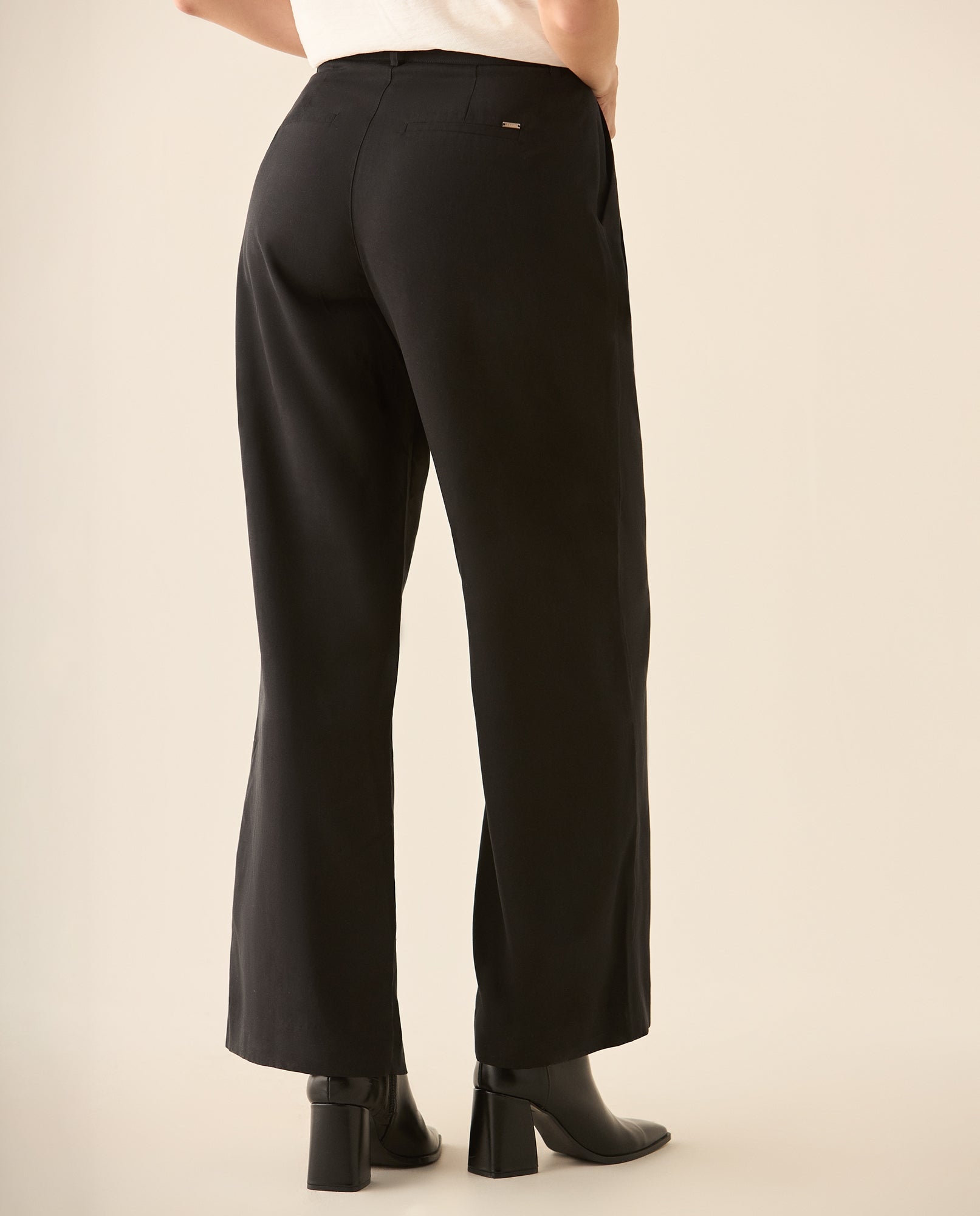 Pantalón bota recta con bolsillos de ribete en posterior para mujer - Negro 34_433G016_NEG190303_5