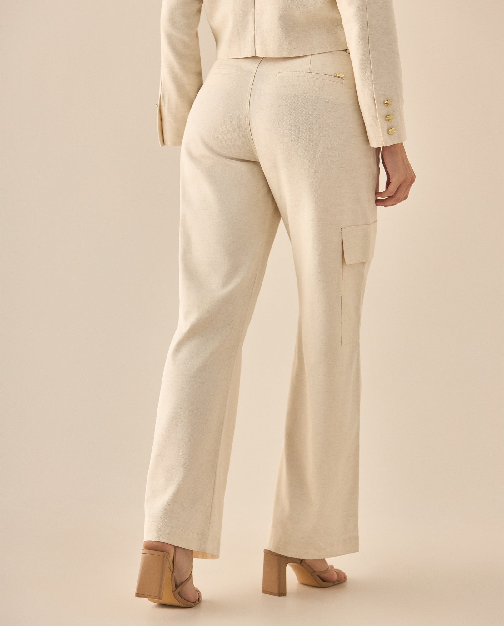 Pantalón tipo cargo para mujer - Crudo 34_433G021_CRU110105_6