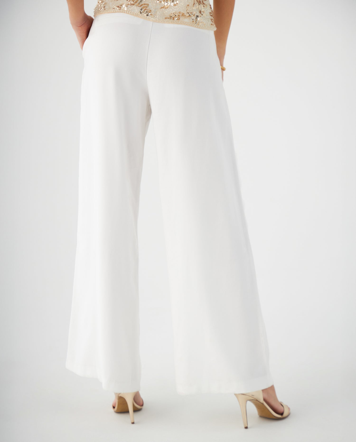 Pantalón con cinturón ajustable para mujer - Crudo