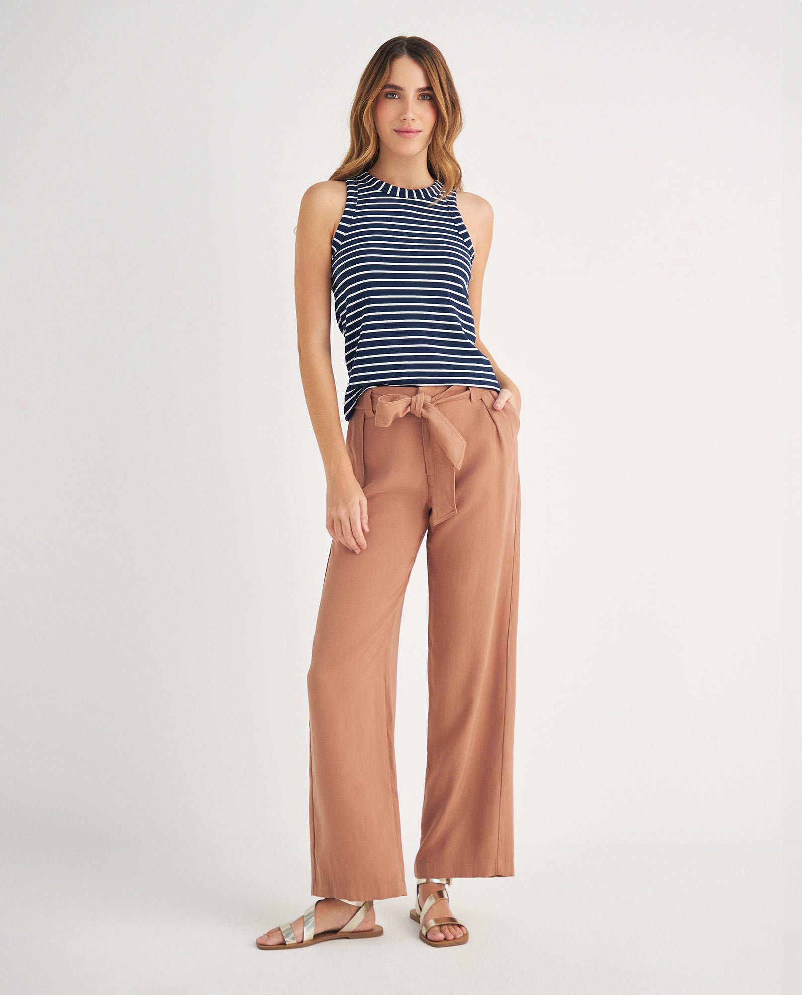 Pantalón de silueta recta para mujer - Cafe 34_439F023_CAF171321_0