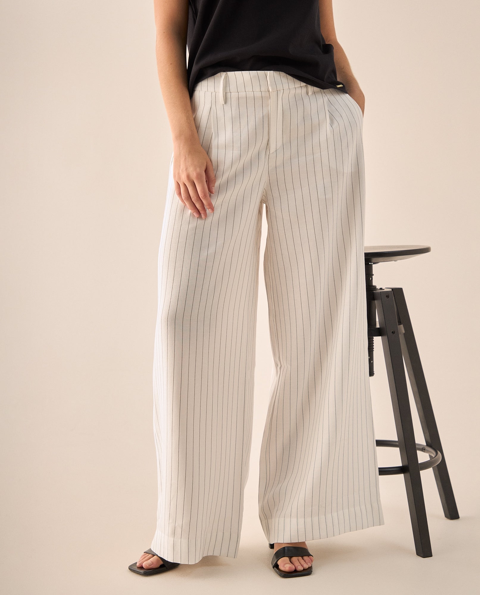Pantalón Wide Leg con Rayas Verticales - Blanco 34_439G013_BLA110601_3