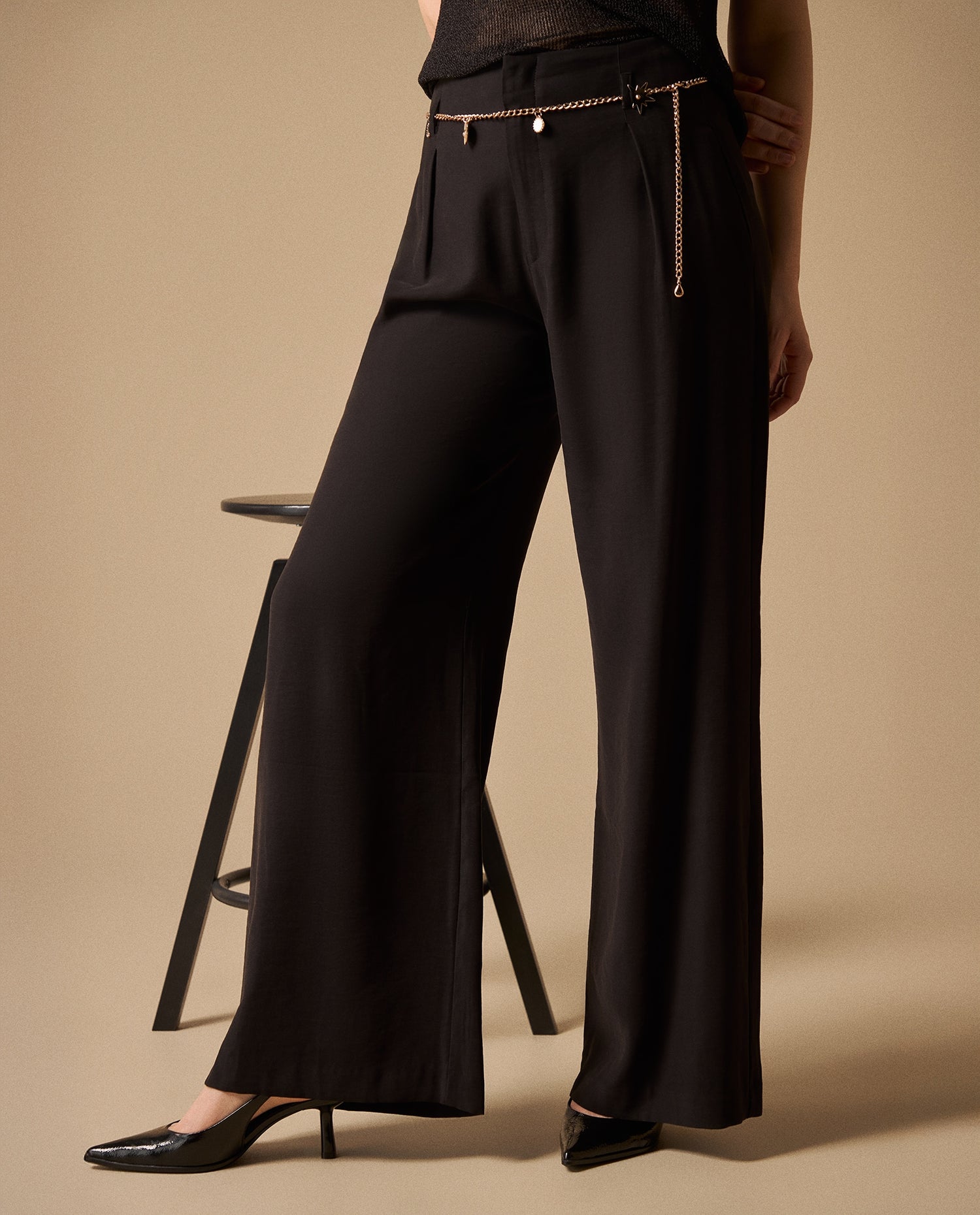 Pantalón Wide Leg con Cadena Dorada - Negro