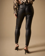 Pantalón Negro Ajustado Símil Cuero - Negro