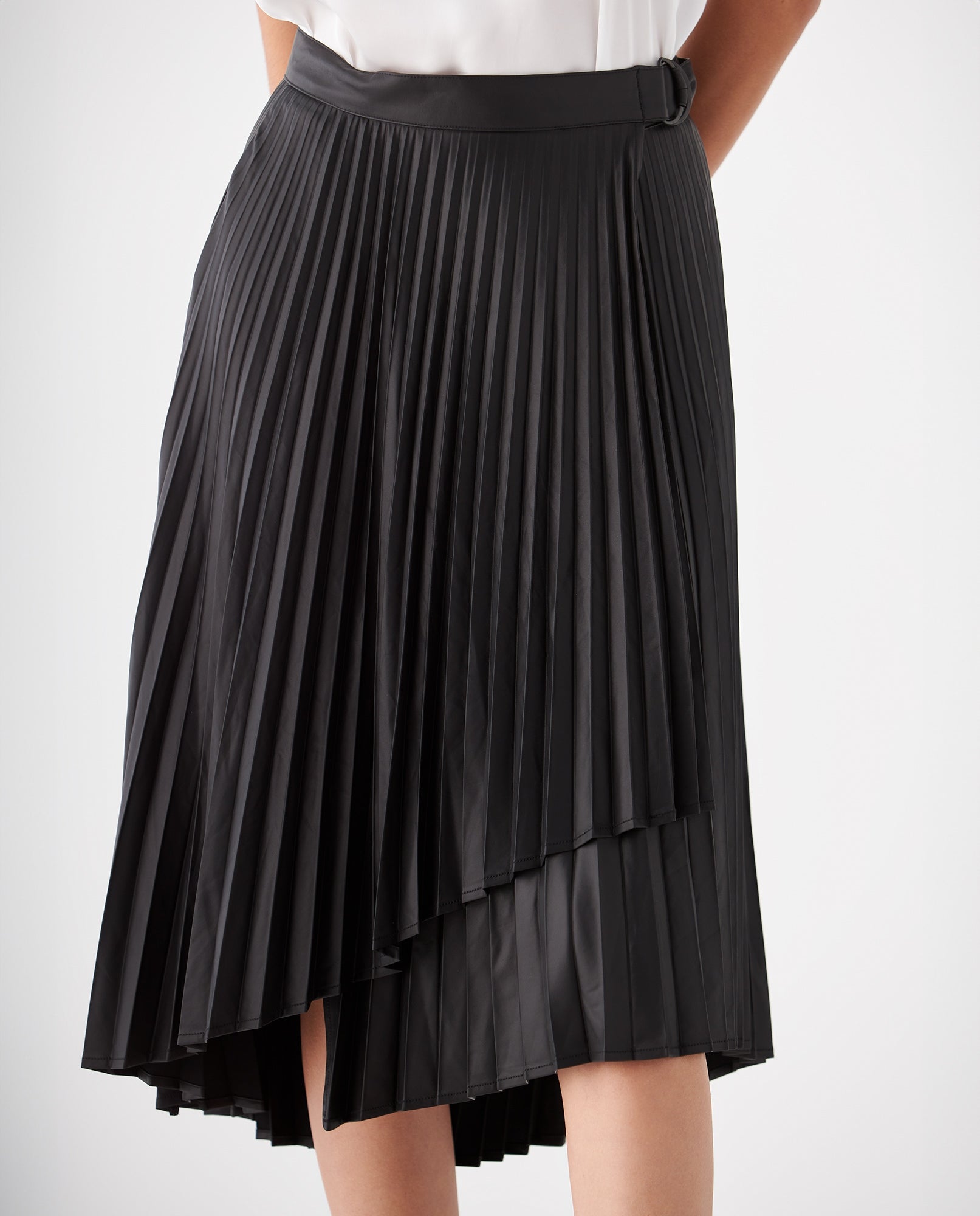 Falda plisada tipo cuero para mujer - Negro 34_449F202_NEG193909_5