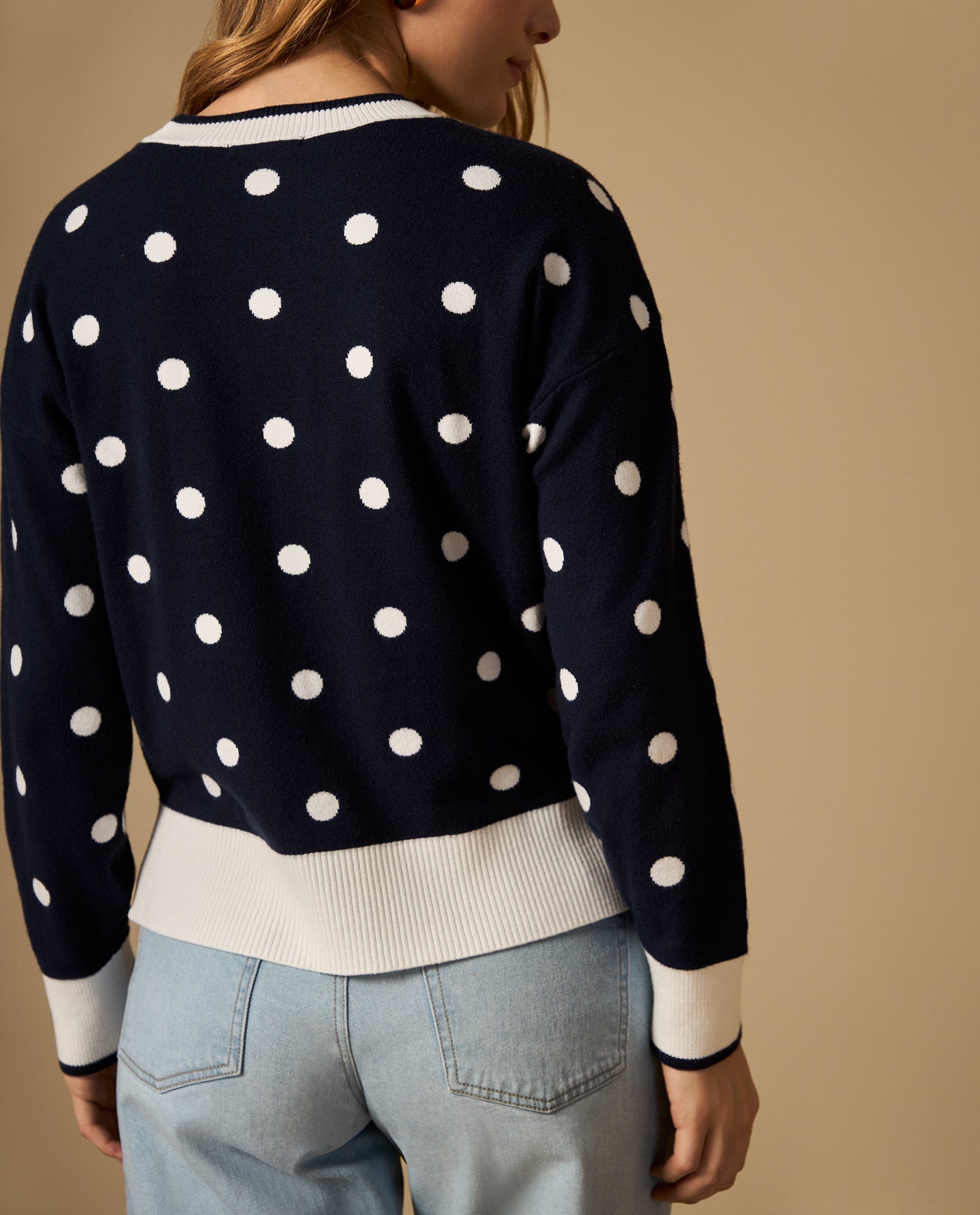 Suéter tejido cardigan con hombro caído y diseño de puntos - Azul 34_462H220_AZU174320_4