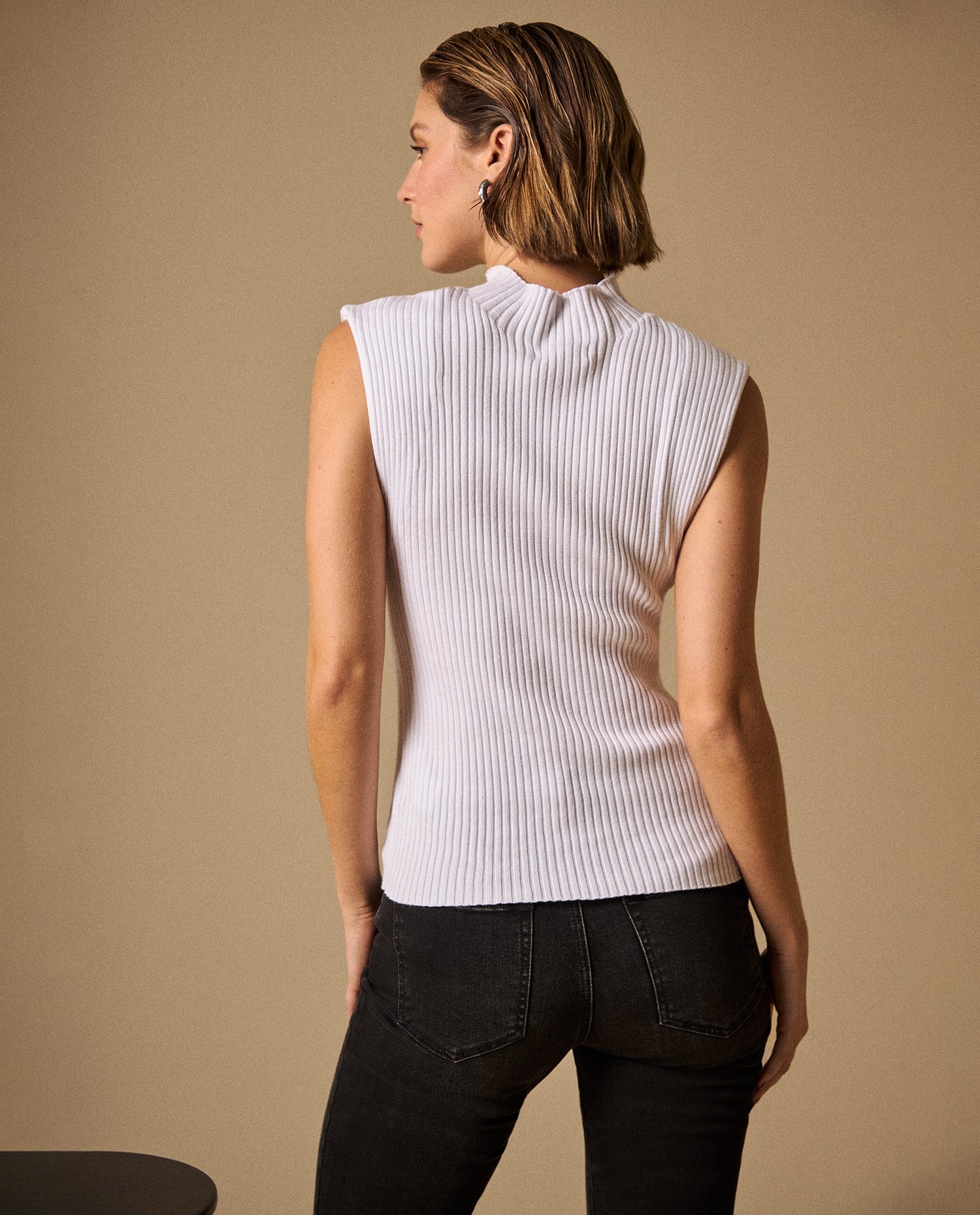 Camisa Tejida Cuello Alto Sin Mangas - Crudo