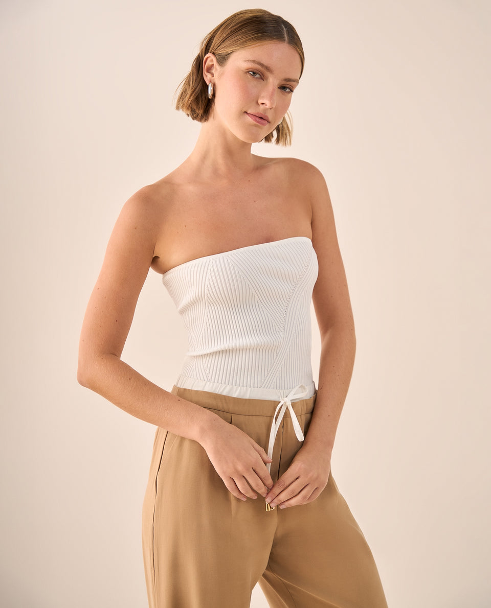Top Strapless Acanalado con Detalle Diagonal - Blanco 34_469G206_BLA120601_3