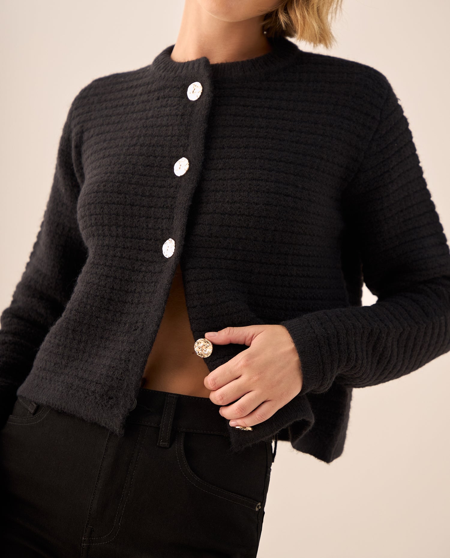 Cardigan con Textura Acanalada y Botones - Negro