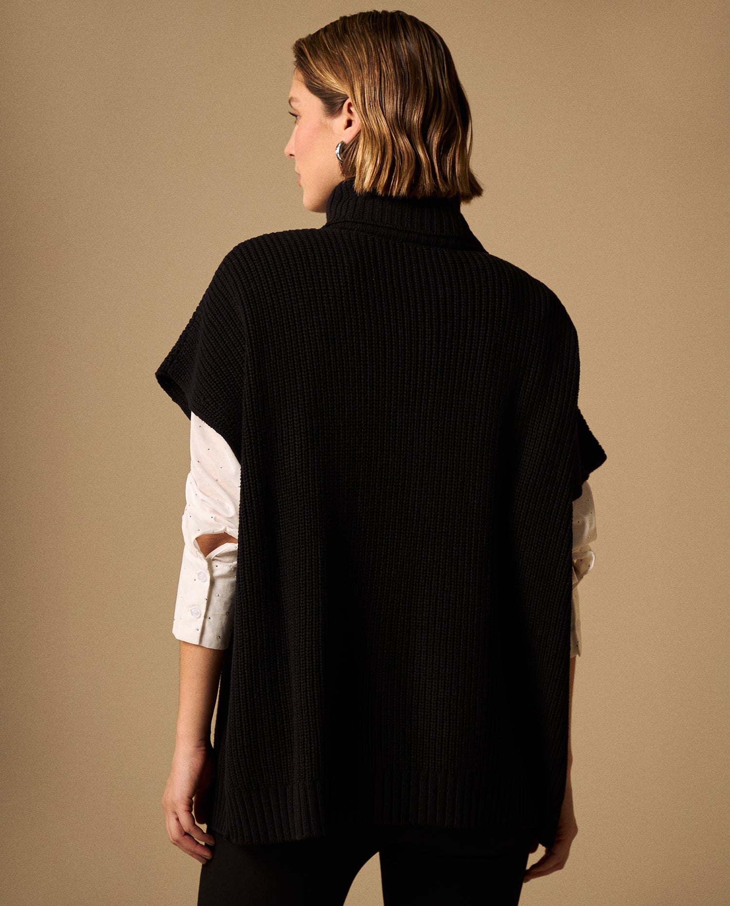 Capa Tejida Cuello Alto Negro - Negro