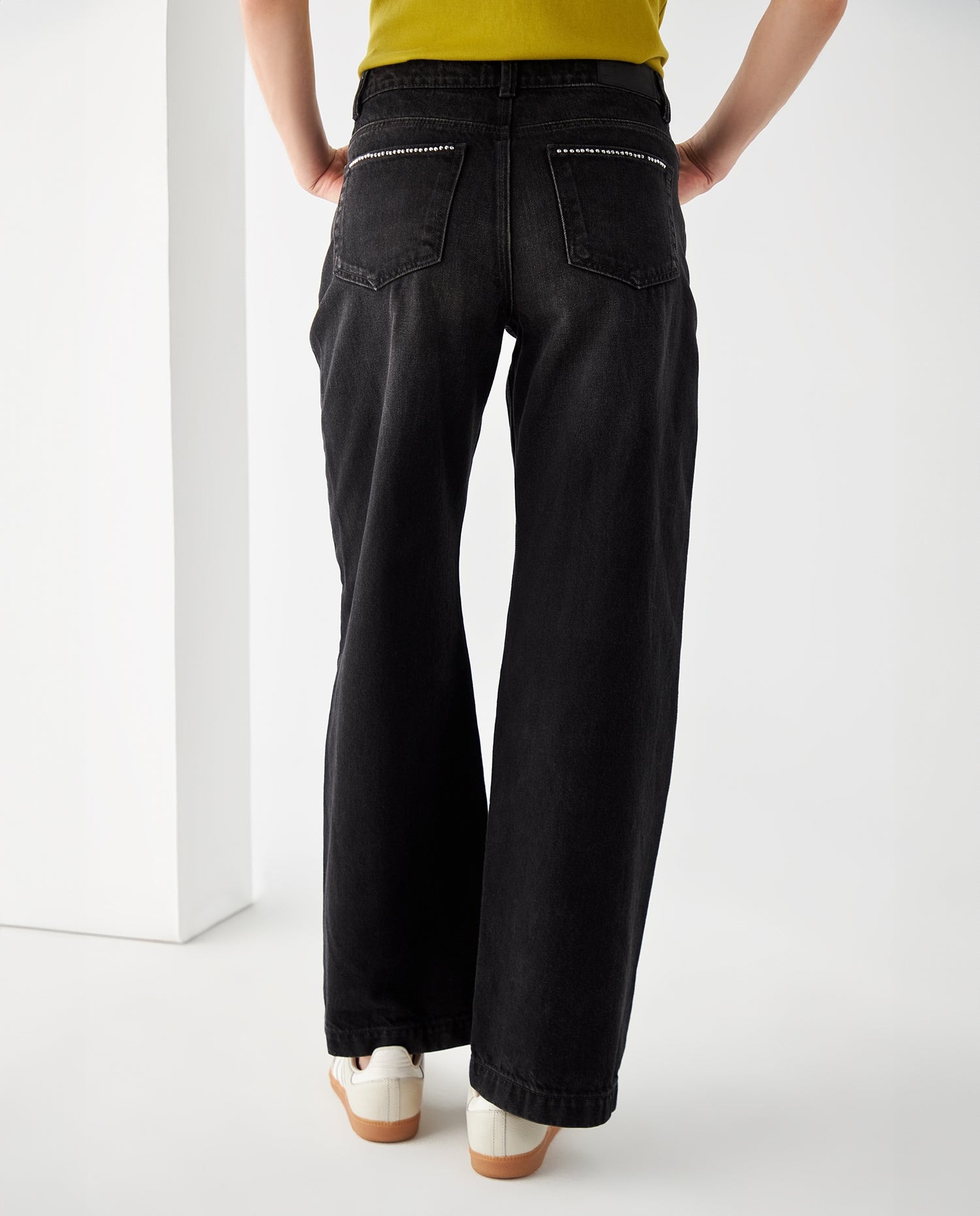 Jean con apliques brillantes para mujer - Negro