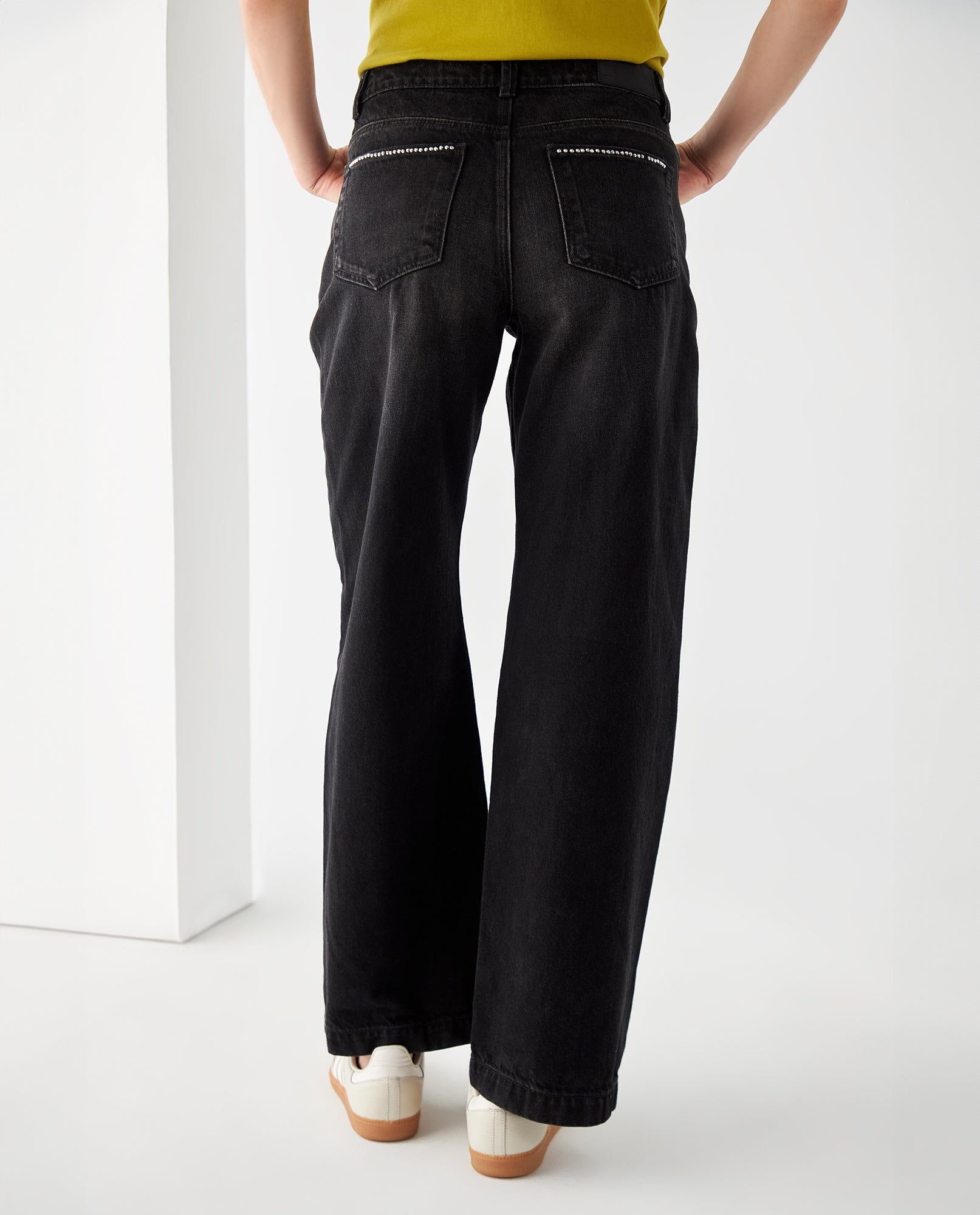 Jean con apliques brillantes para mujer - Negro 34_471F009_NEG193909_4