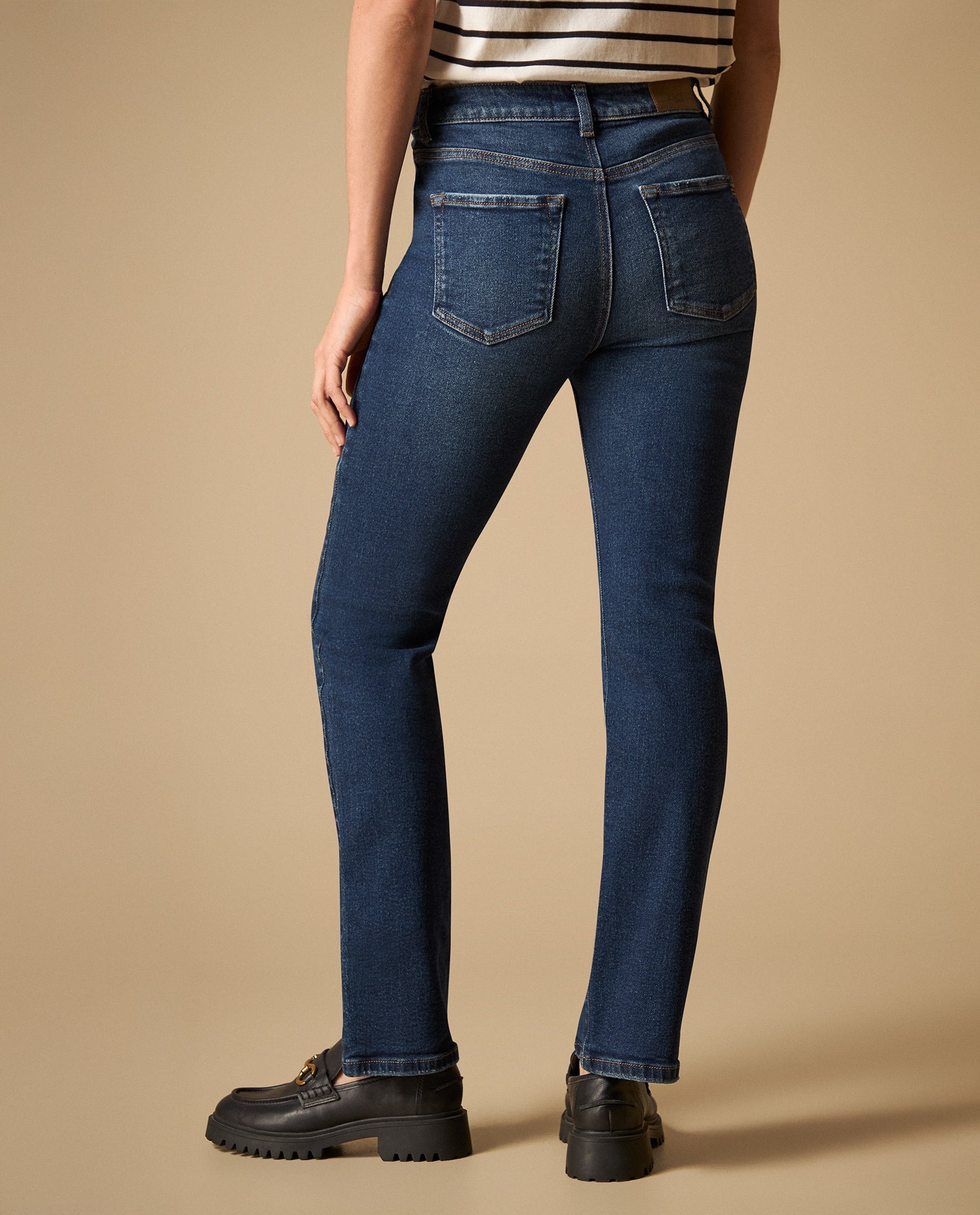 Jean straight de pierna recta tiro medio - Azul 34_471H000_AZU193933_5