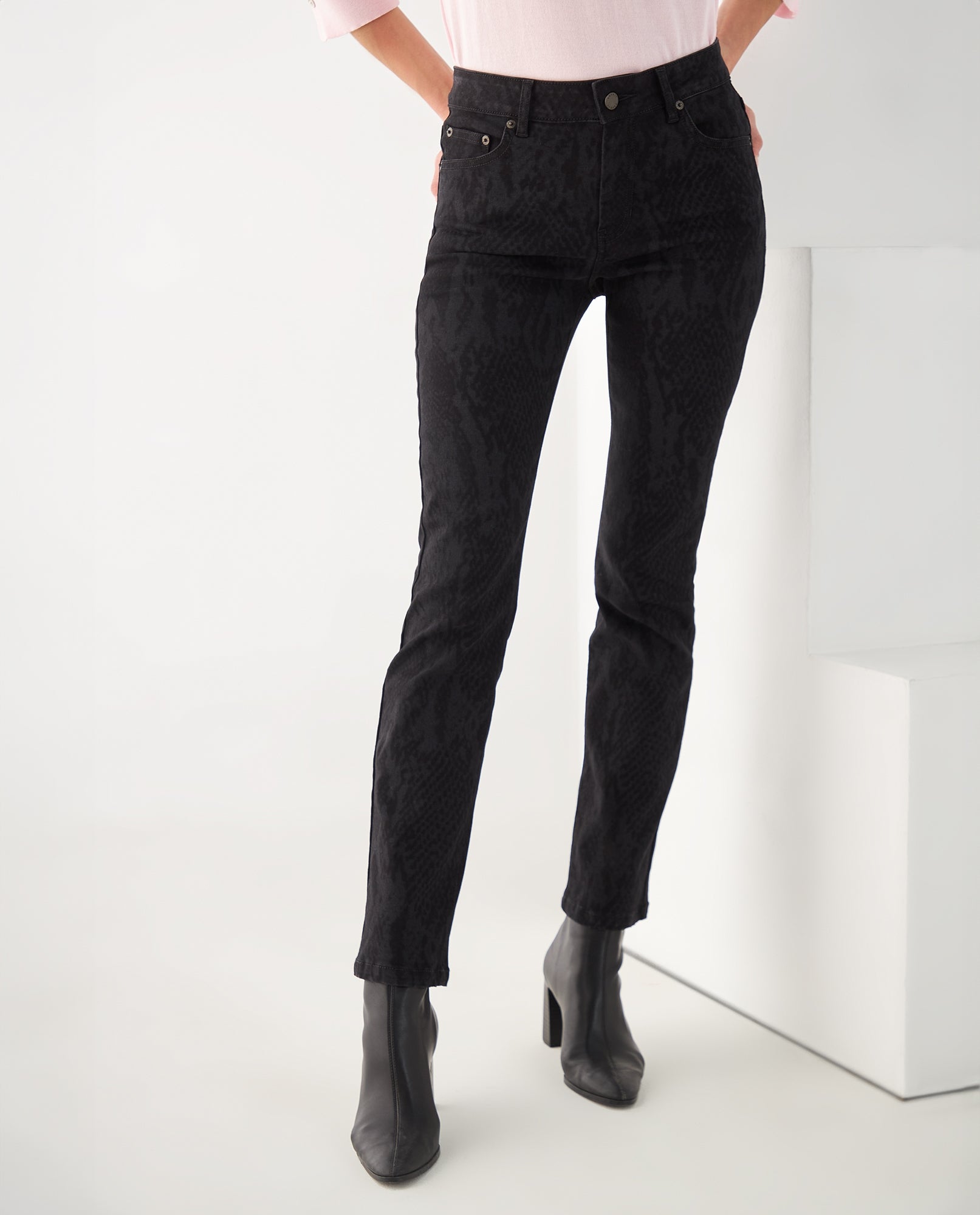 Jean Boot cut cinco bolsillos para mujer - Negro 34_472F004_NEG193909_3