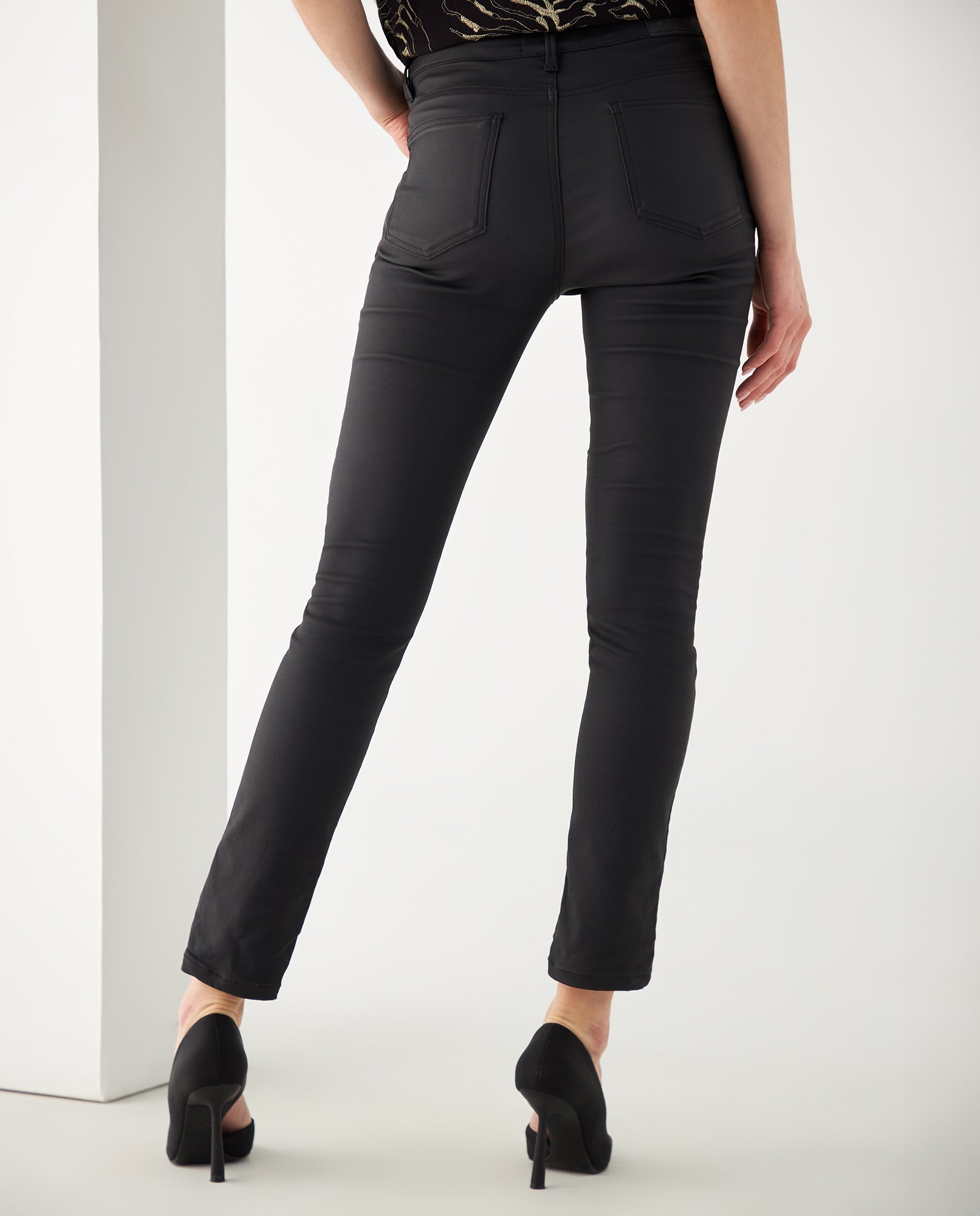 Pantalón skinny tipo cuero para mujer - Negro 34_472F007_NEG193909_4