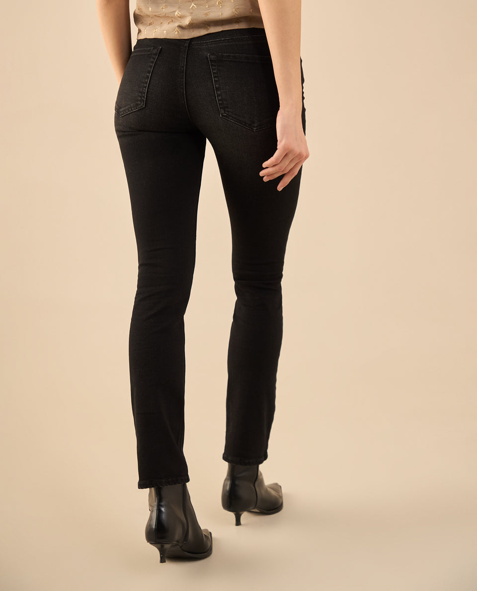Jean Slim en black denim para mujer - Negro 34_472G008_NEG193909_4