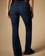 Jean flare con cinturón tiro medio - Azul