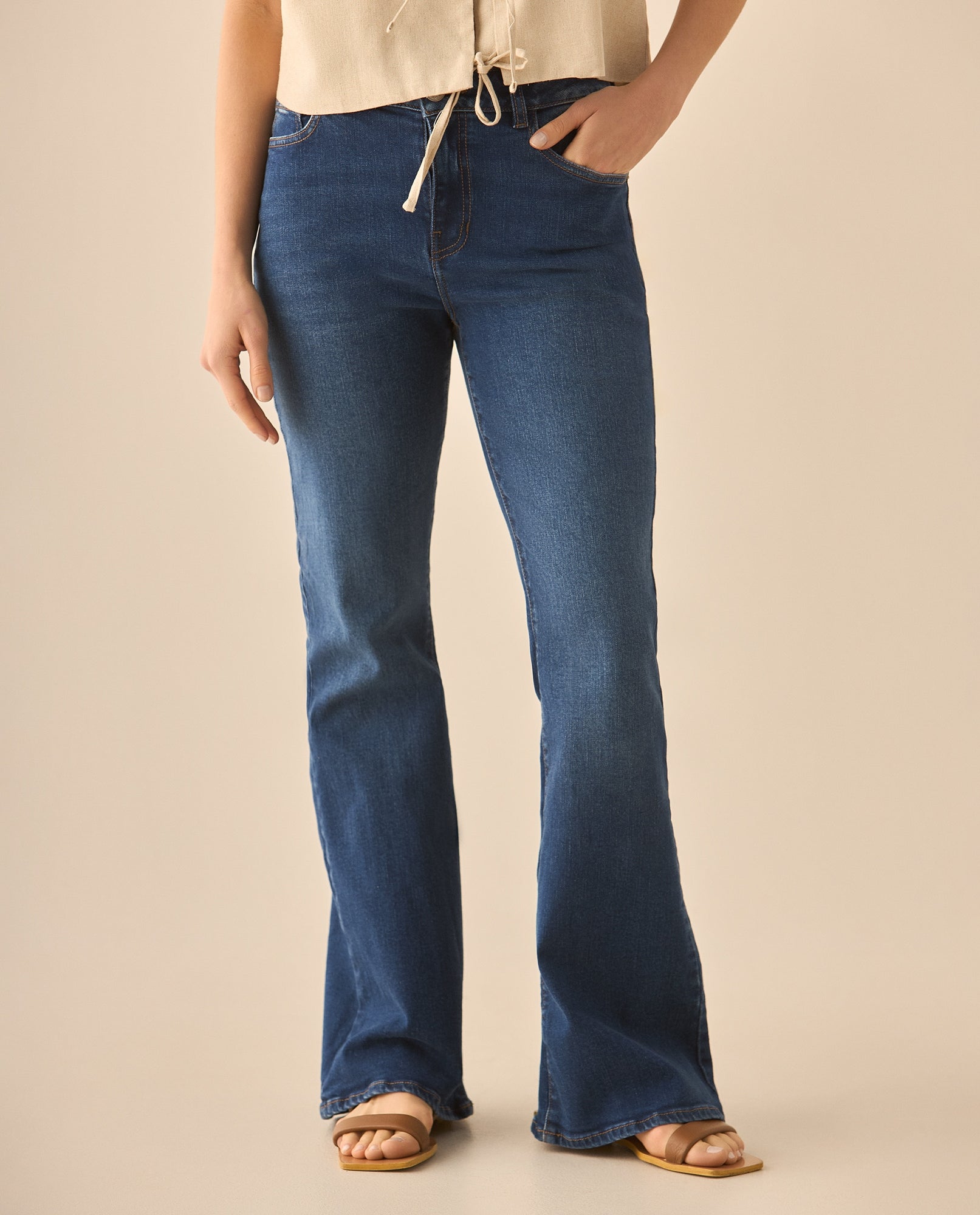 Jean Flare tono medio para mujer - Azul 34_473G007_AZU193933_4