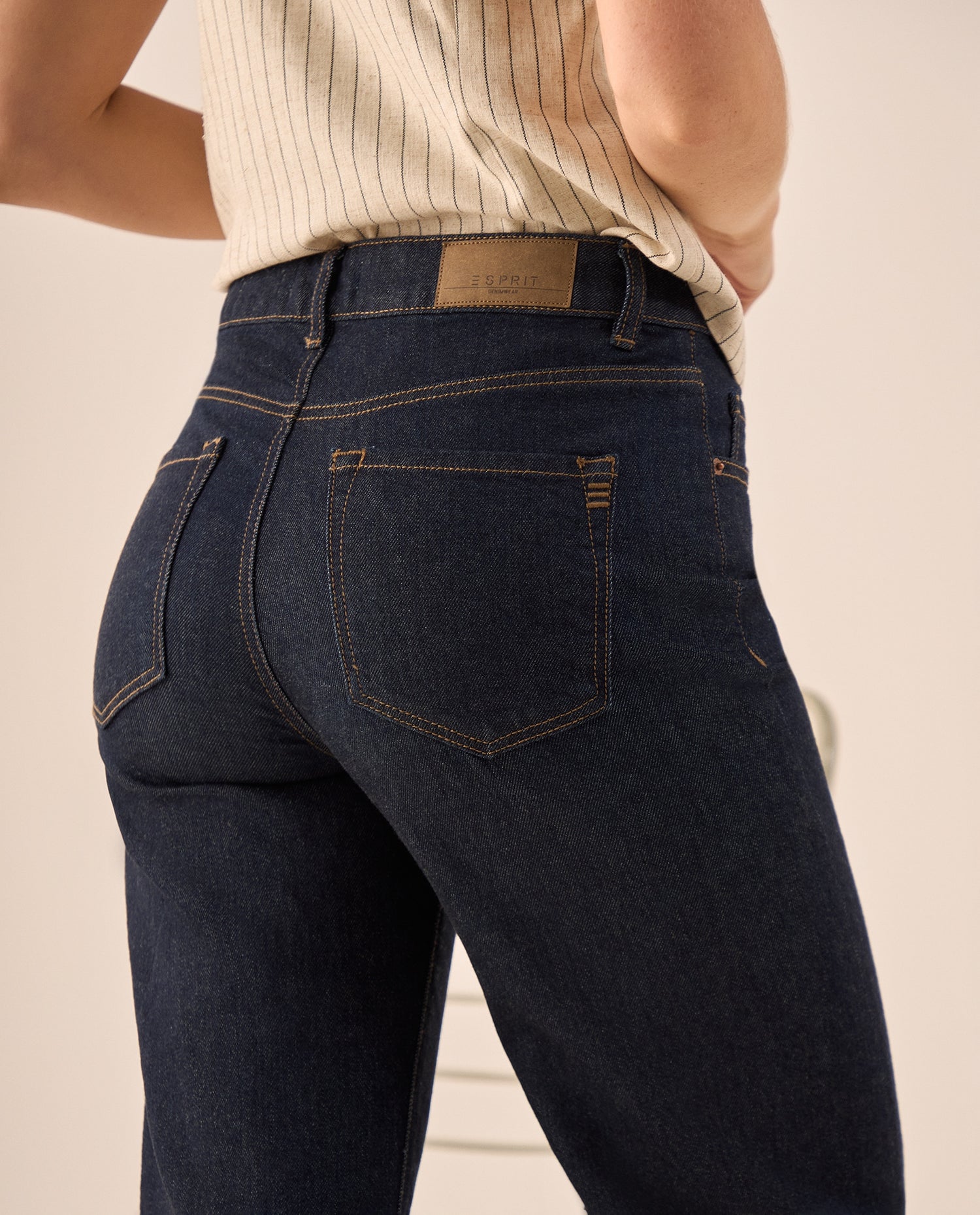 Jean Straight Azul Oscuro con Dobladillo Único - Azul
