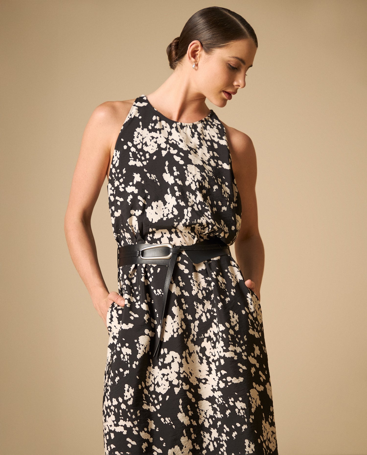 Vestido largo de tiras con silueta fluida - Negro