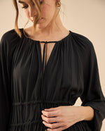 Vestido corto de tela fluida para mujer - Negro