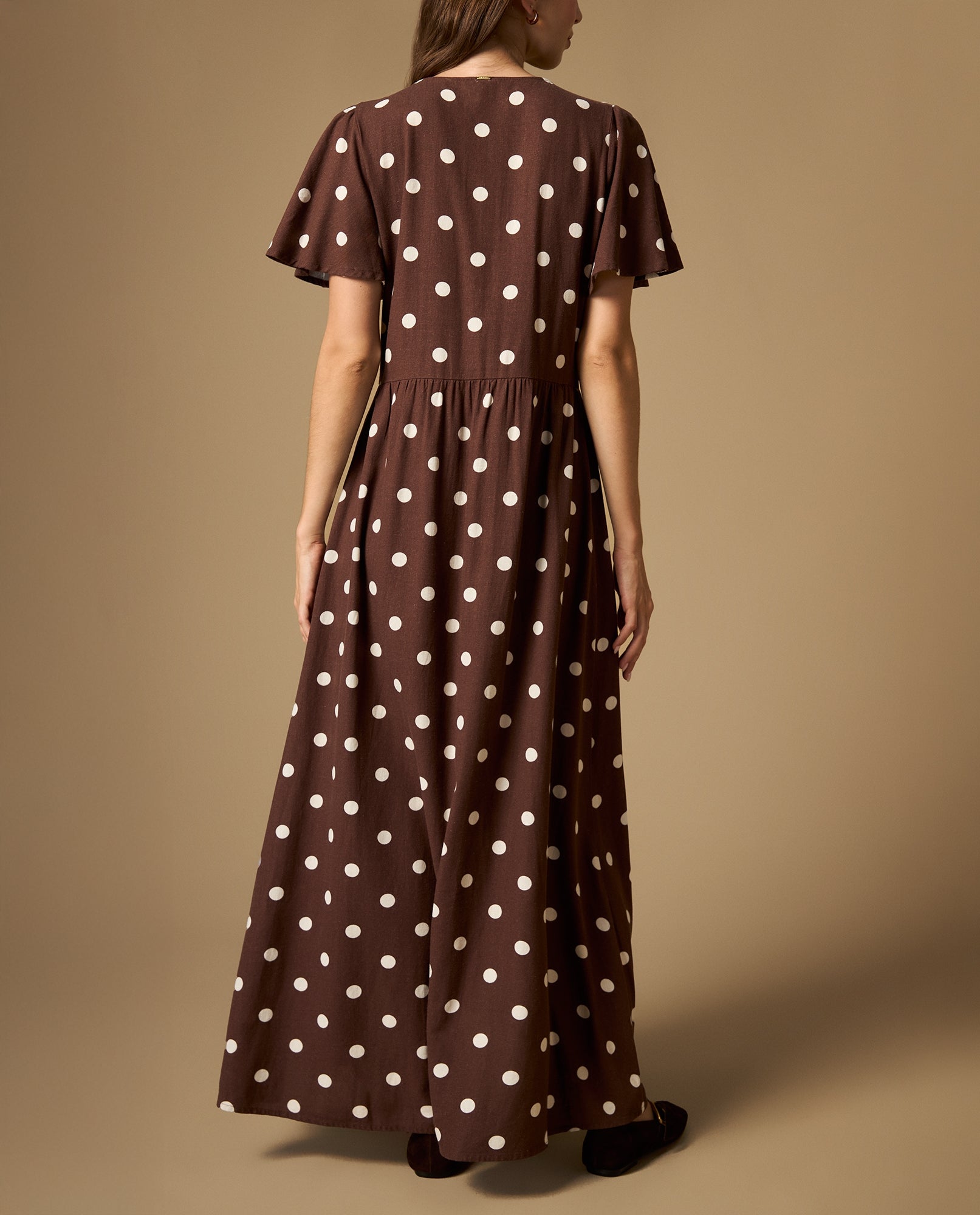 Vestido largo con botonadura frontal y manga con vuelo - Cafe 34_492H000_CAF191215_4