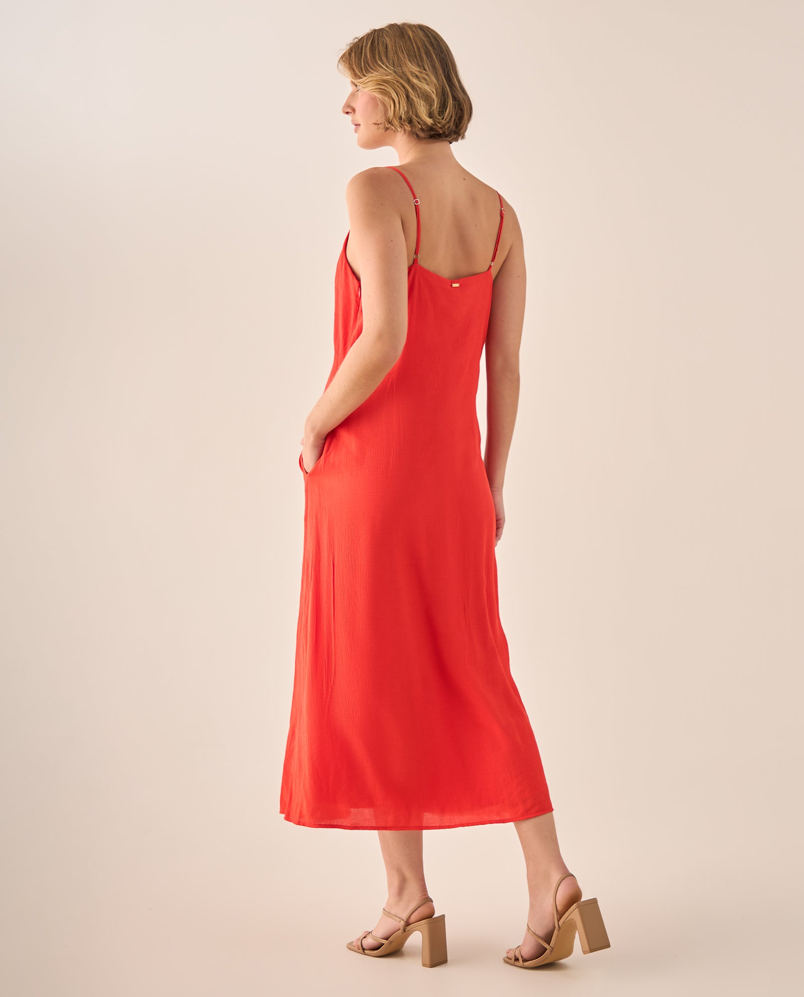 Vestido Midi Rojo con Pliegues Estructurados - Rojo 34_499G006_ROJ181551_5