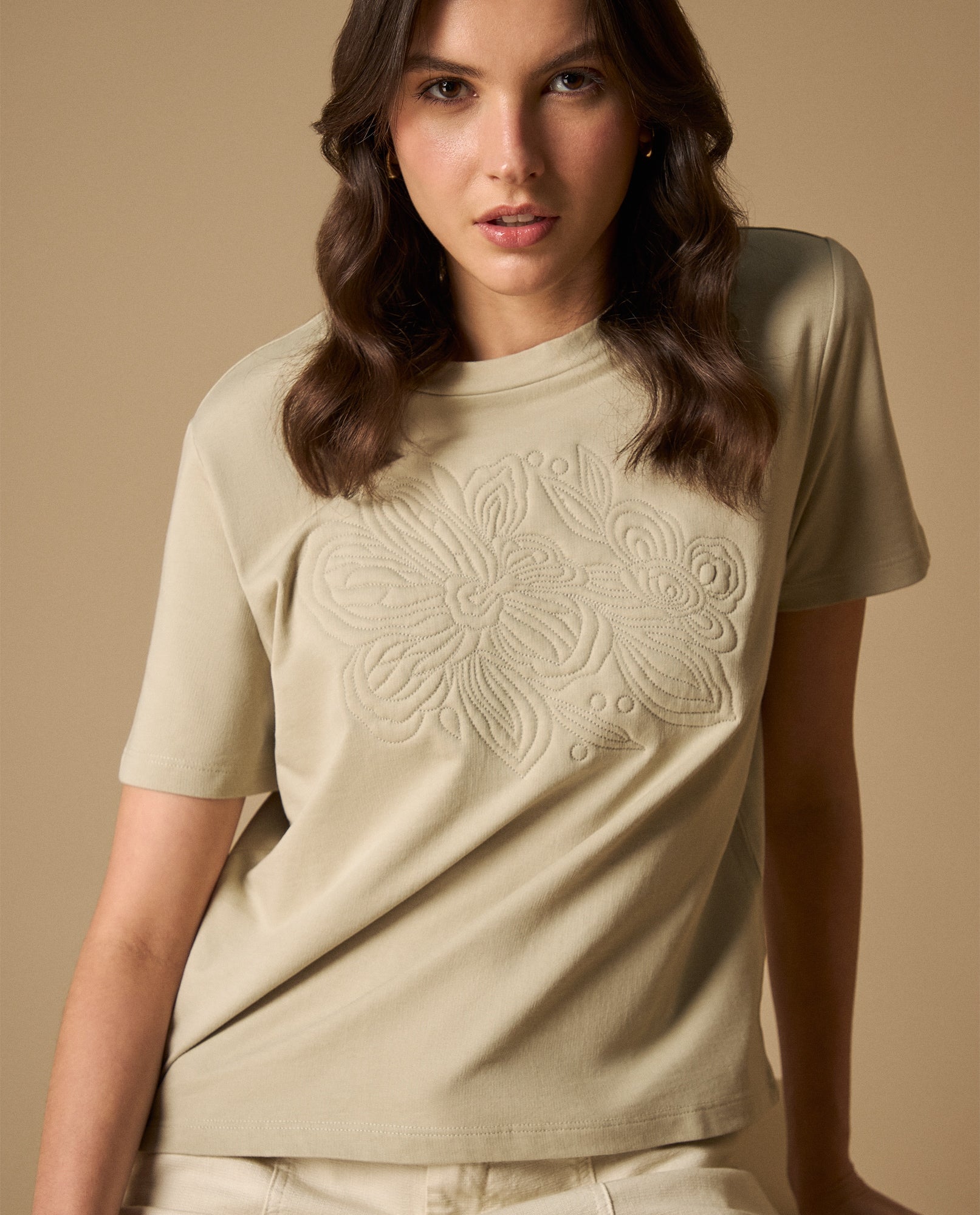 Camiseta bordada manga corta cuello redondo - Verde 34_601H202_VER144504_0