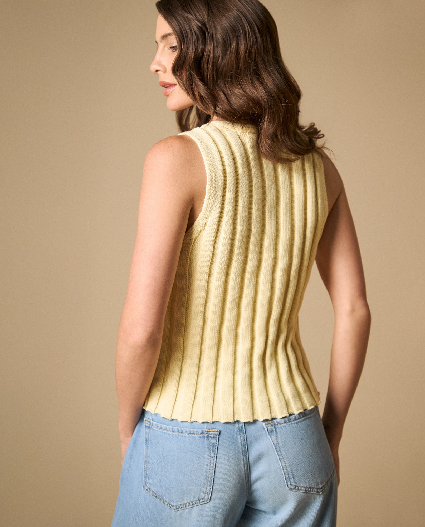 Camiseta tejida con bordado cuello redondo - Amarillo 34_601H208_AMA130822_4