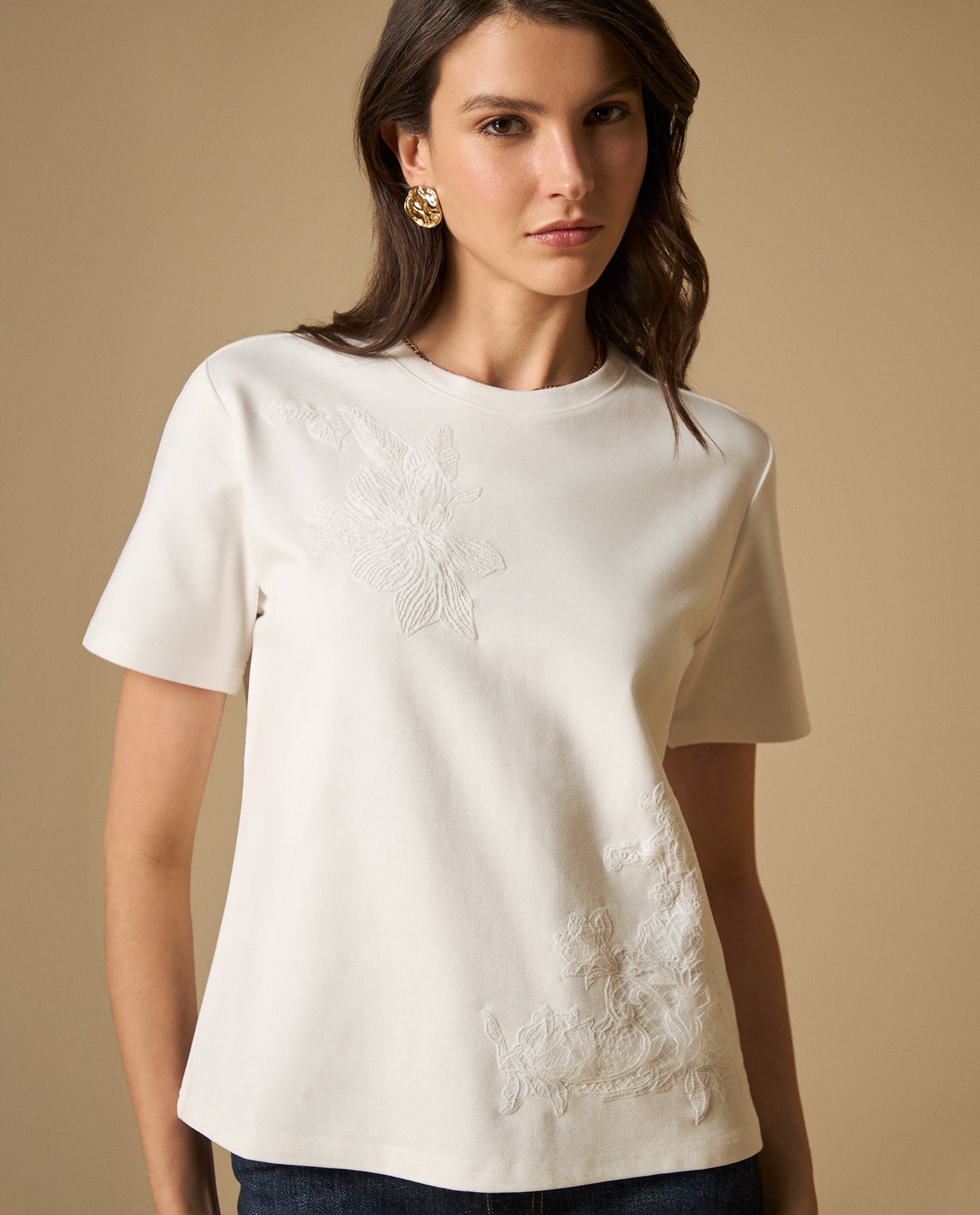 Camiseta con bordado floral manga corta - Crudo 34_601H216_CRU110604_0