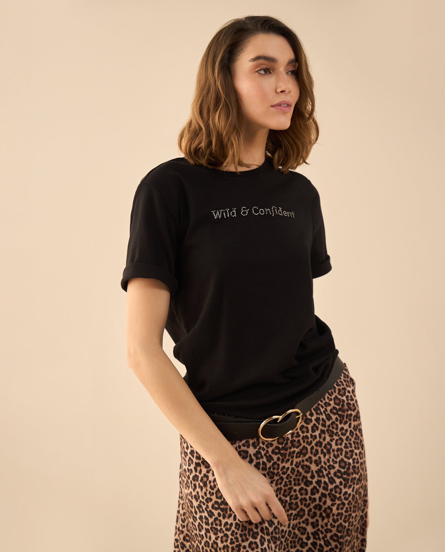 Camiseta con apliques en frente para mujer - Negro