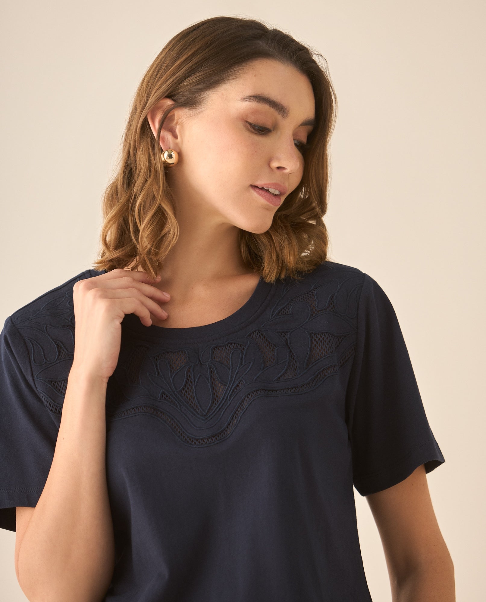 Camiseta con detalles desagujados y bordados en frente para mujer - Azul 34_602G200_AZU184022_3