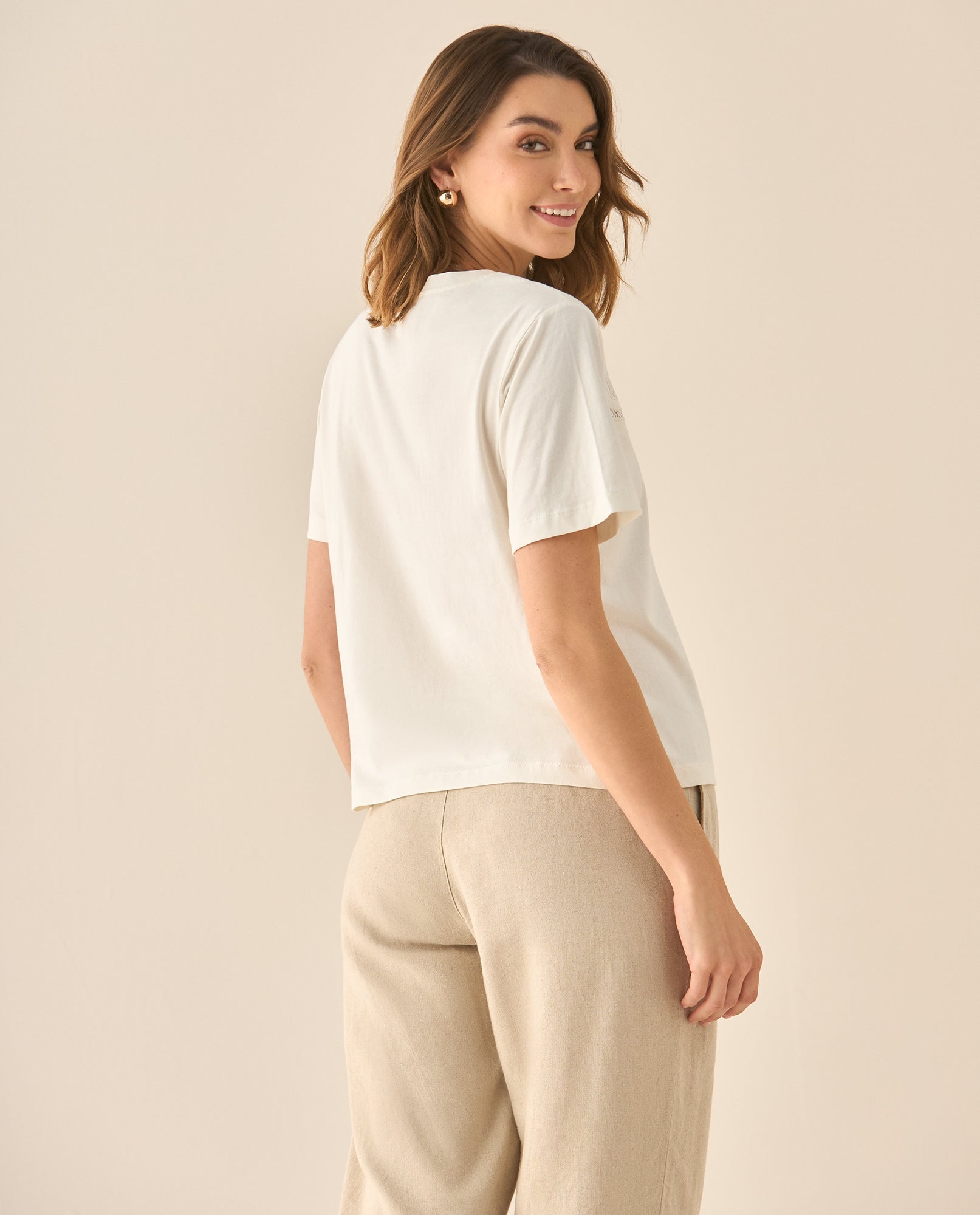 Camiseta con detalles desagujados y bordados en frente para mujer - Crudo 34_602G200_CRU110110_4
