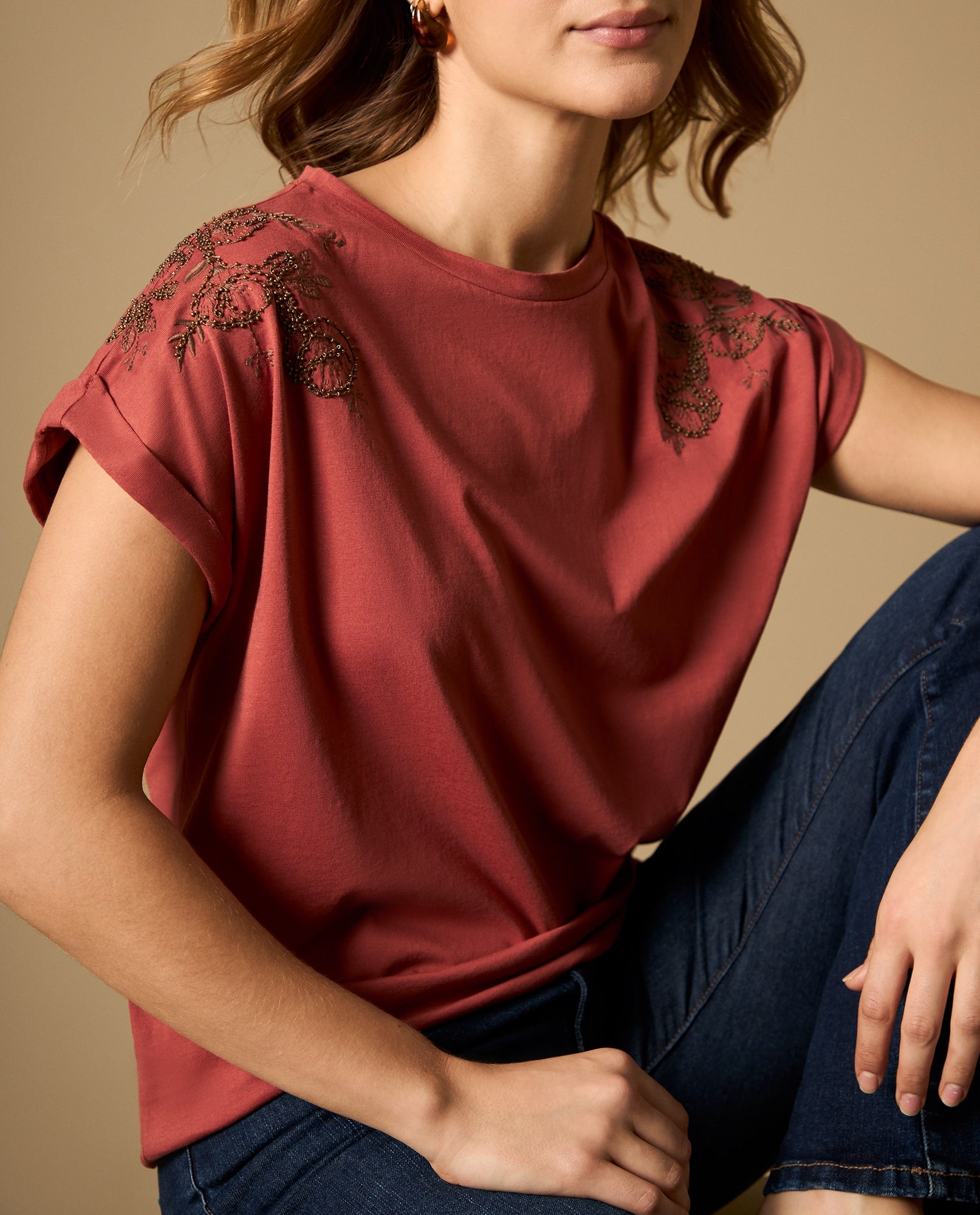 Camiseta manga corta con bordado en hombros - Rojo 34_602H003_ROJ181438_0