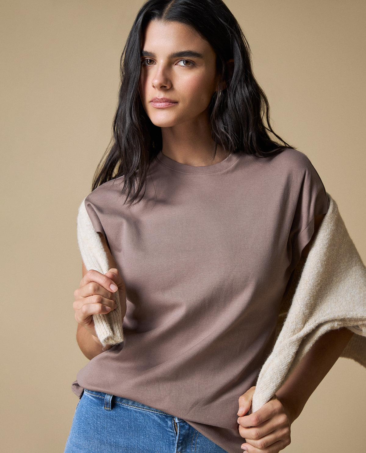 Camiseta Regular Cuello Redondo - Café 34_602H017_CAF181312_0
