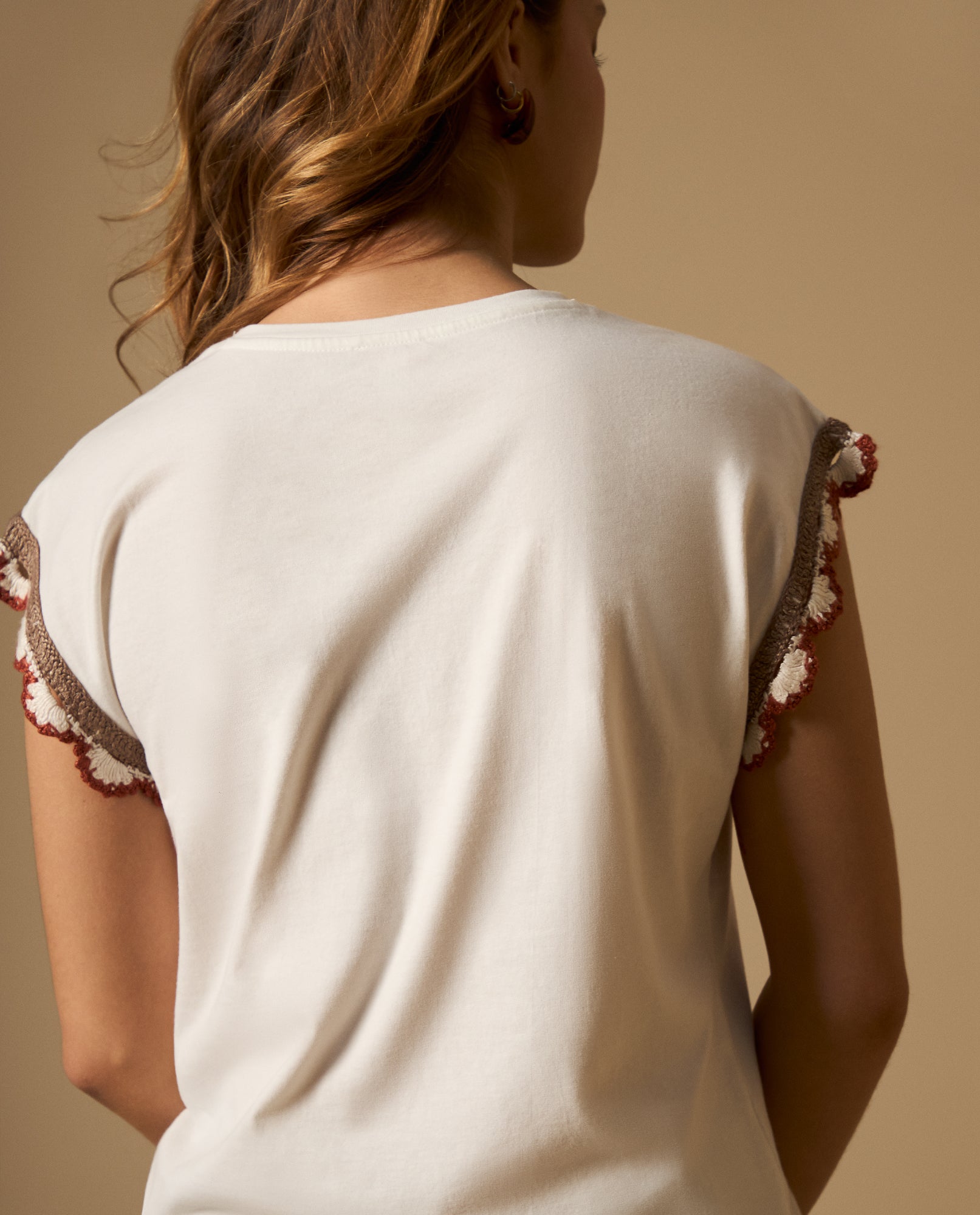 Camiseta manga corta con detalle tejido en bordes - Crudo 34_602H202_CRU110107_4