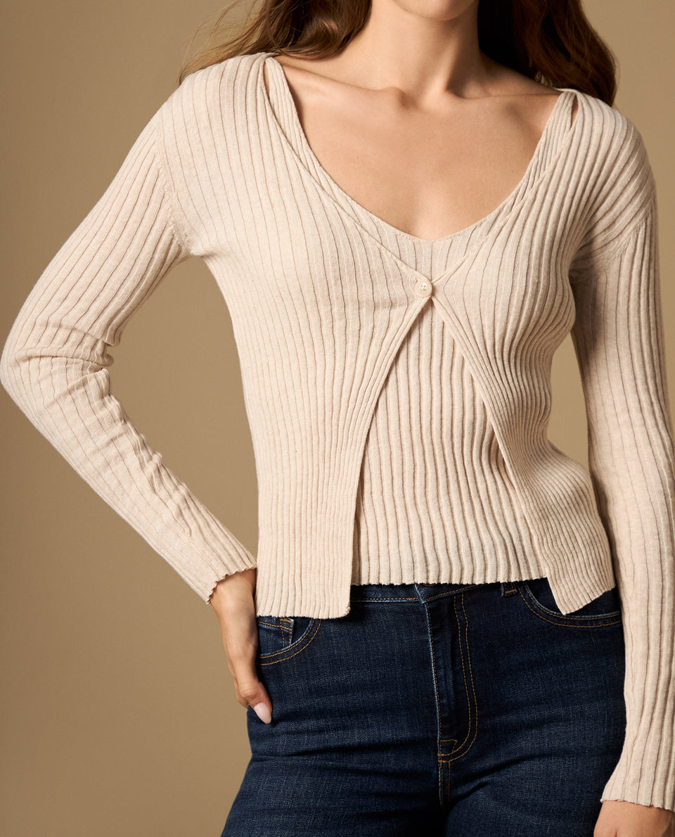 Camiseta tejida manga larga con escote en V y detalle de botón - Beige 34_602H207_BEI151132_3