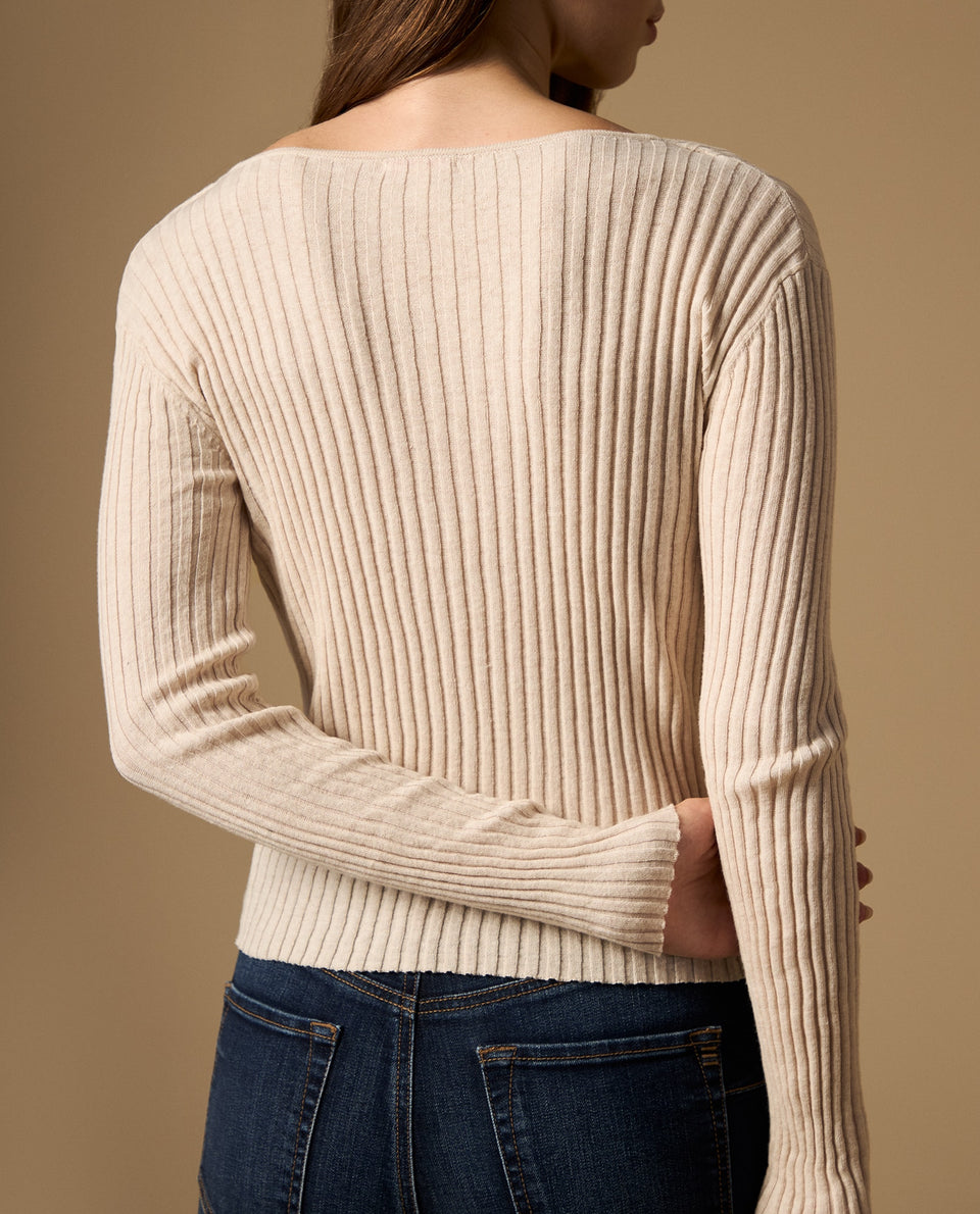 Camiseta tejida manga larga con escote en V y detalle de botón - Beige 34_602H207_BEI151132_4