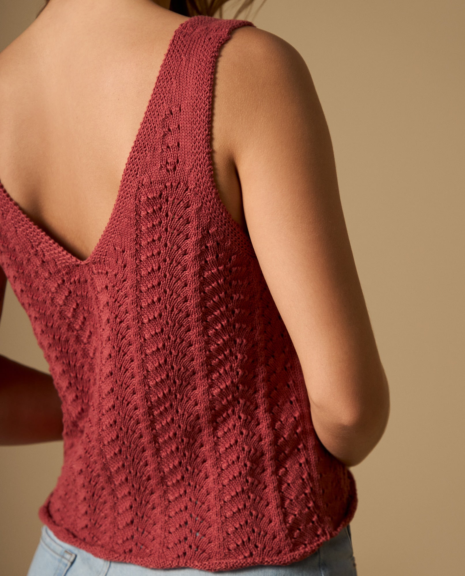 Camiseta cuello V en punto con textura - Rojo 34_602H209_ROJ181438_4